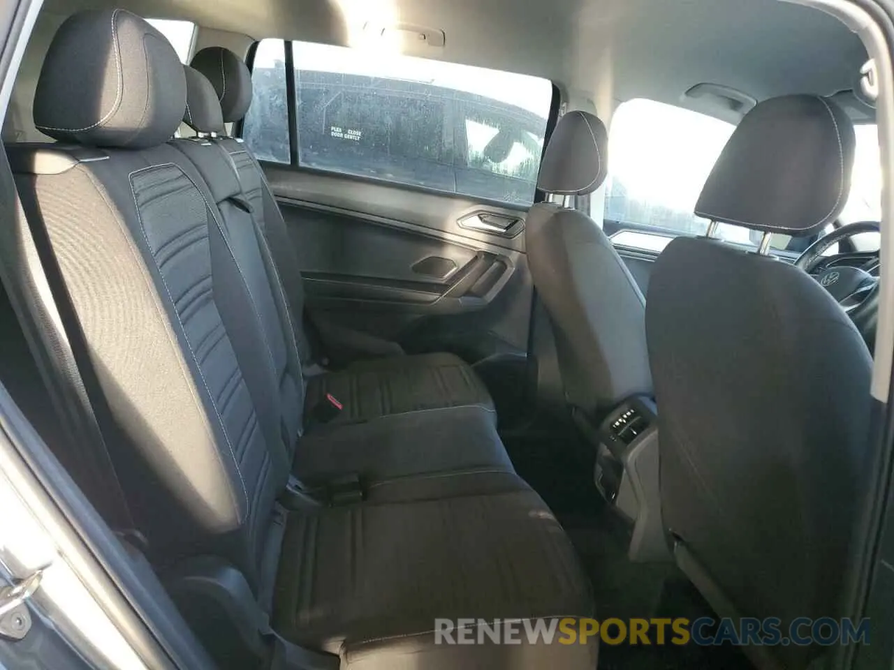 11 fotografías del automóvil dañado 3VVRB7AX6RM059698 VOLKSWAGEN TIGUAN 2024