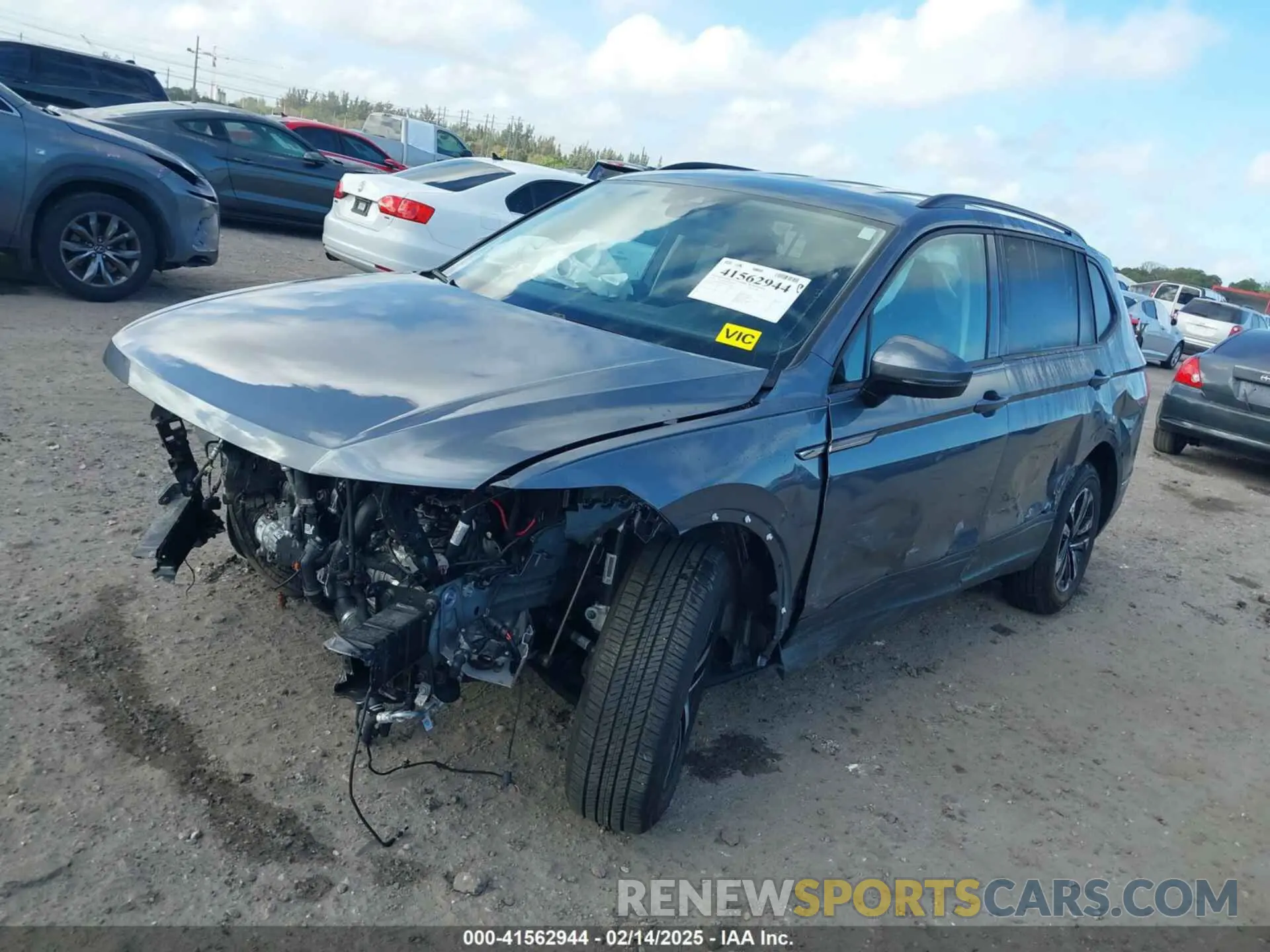 2 fotografías del automóvil dañado 3VVRB7AX6RM101156 VOLKSWAGEN TIGUAN 2024