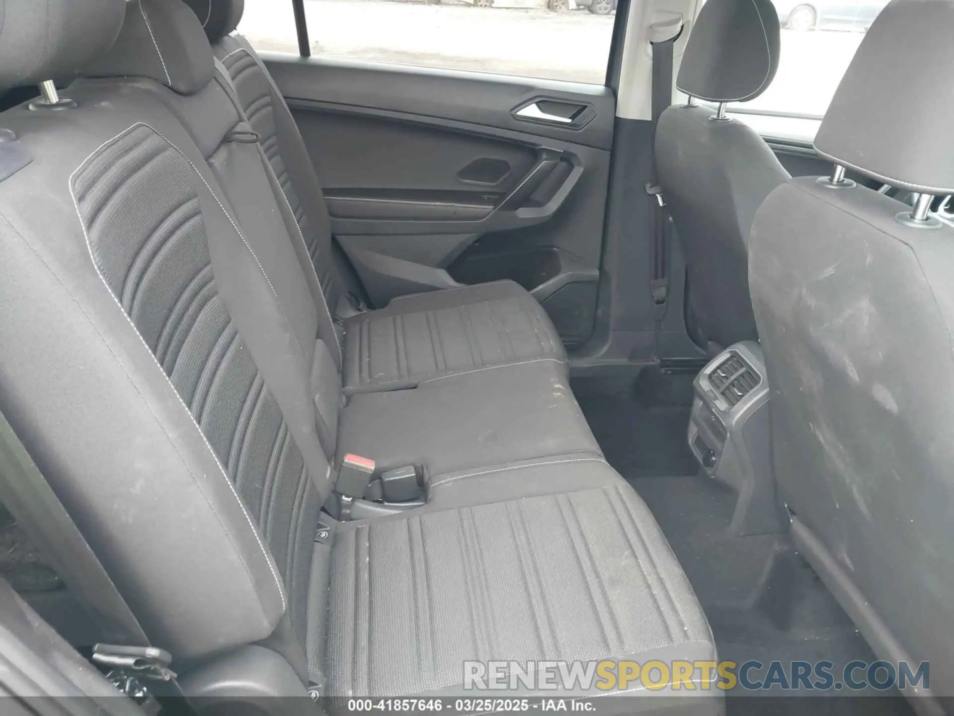 8 fotografías del automóvil dañado 3VVRB7AX8RM111008 VOLKSWAGEN TIGUAN 2024