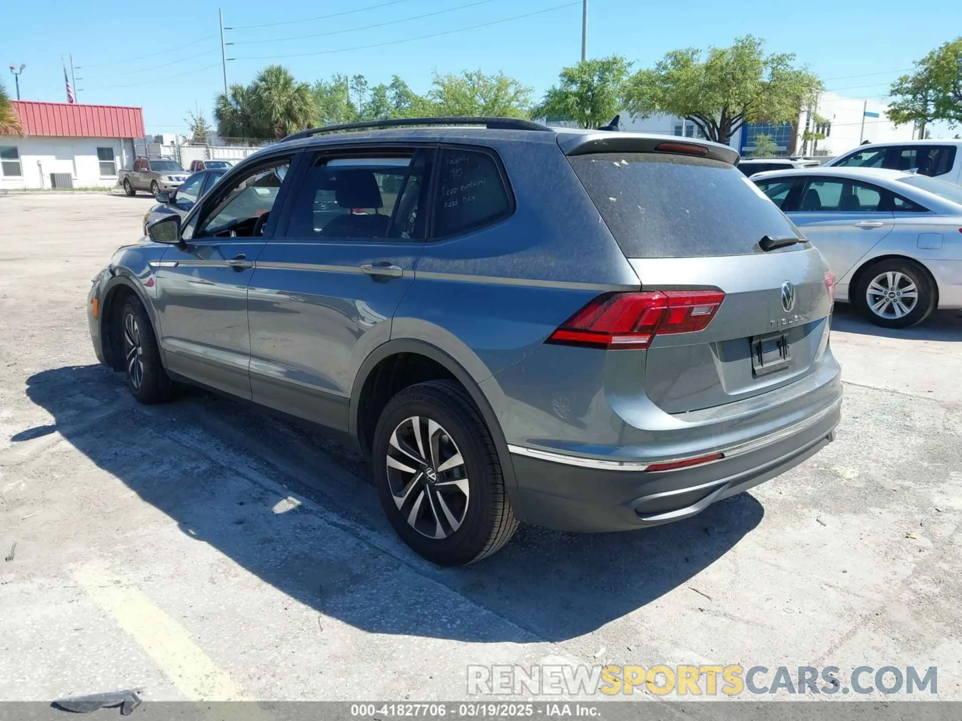 3 fotografías del automóvil dañado 3VVRB7AX8RM198375 VOLKSWAGEN TIGUAN 2024