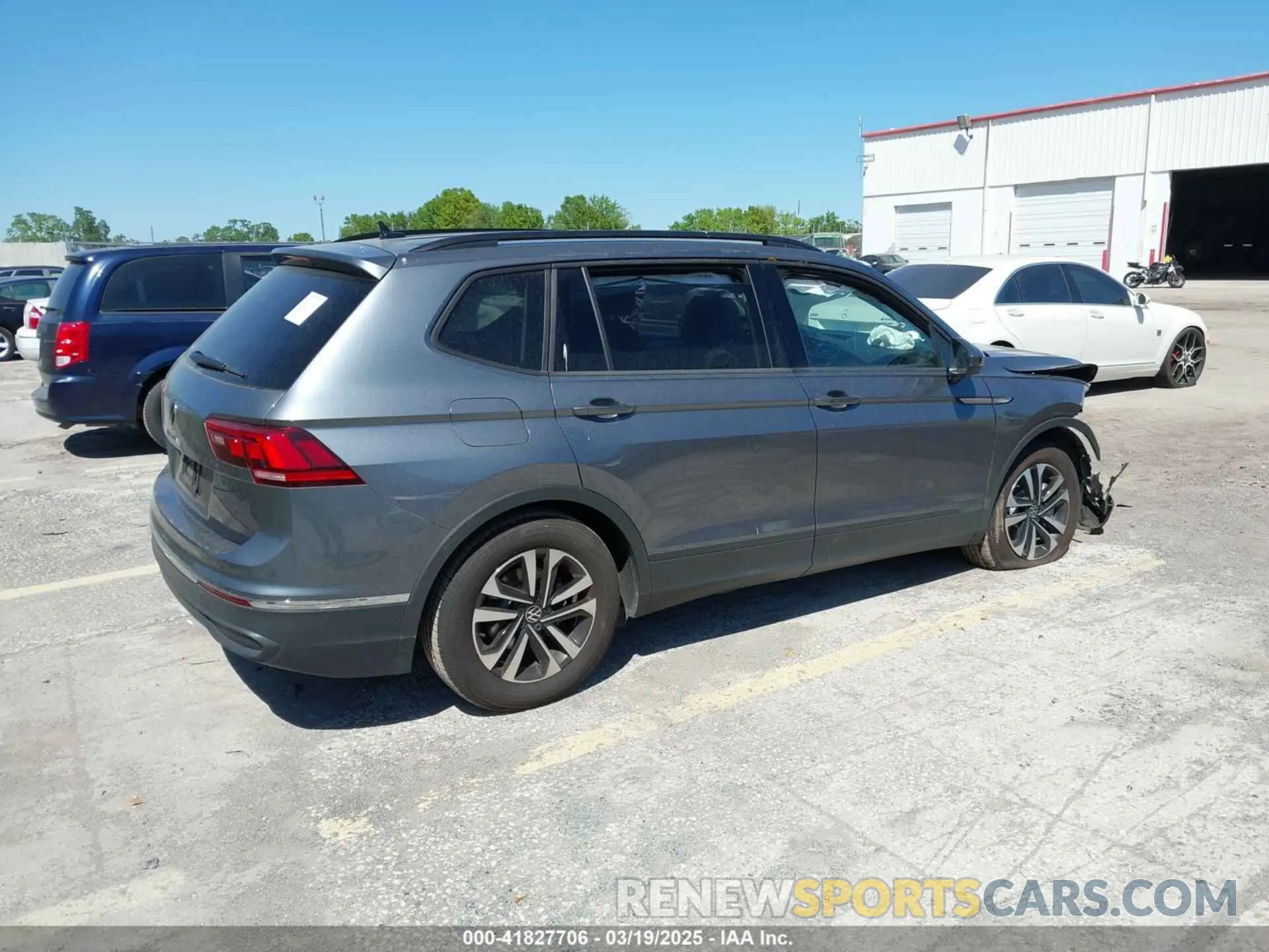 4 fotografías del automóvil dañado 3VVRB7AX8RM198375 VOLKSWAGEN TIGUAN 2024