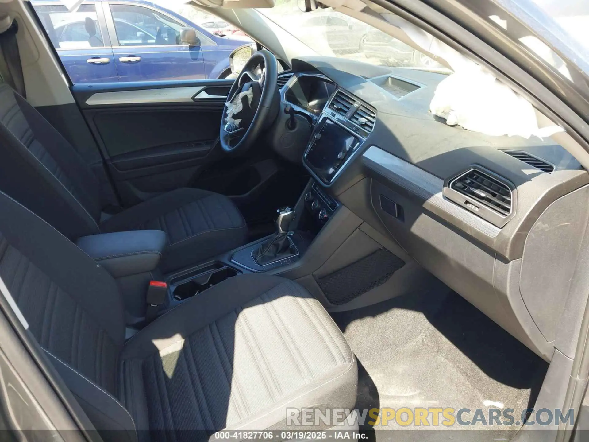 5 fotografías del automóvil dañado 3VVRB7AX8RM198375 VOLKSWAGEN TIGUAN 2024