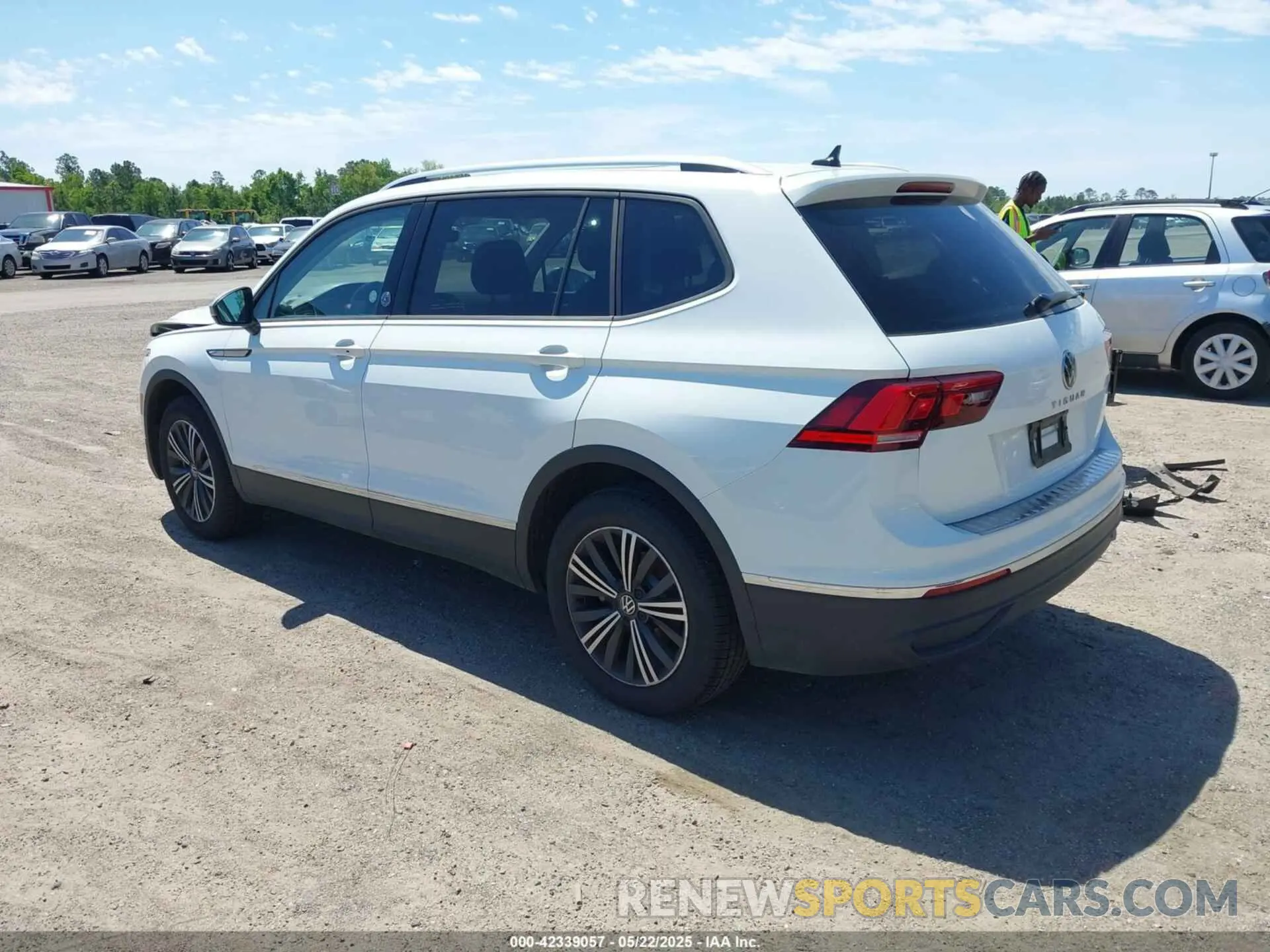 3 fotografías del automóvil dañado 3VVTB7AX9RM217926 VOLKSWAGEN TIGUAN 2024