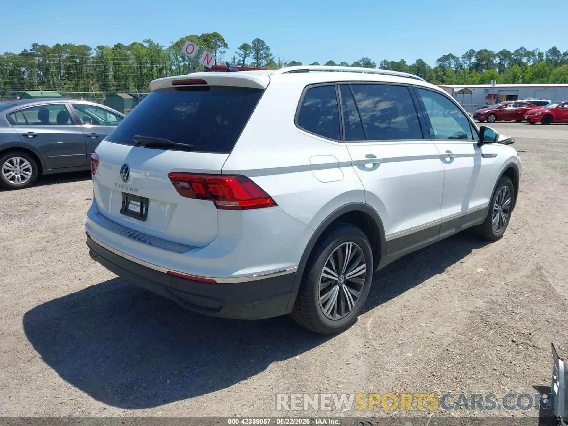 4 fotografías del automóvil dañado 3VVTB7AX9RM217926 VOLKSWAGEN TIGUAN 2024
