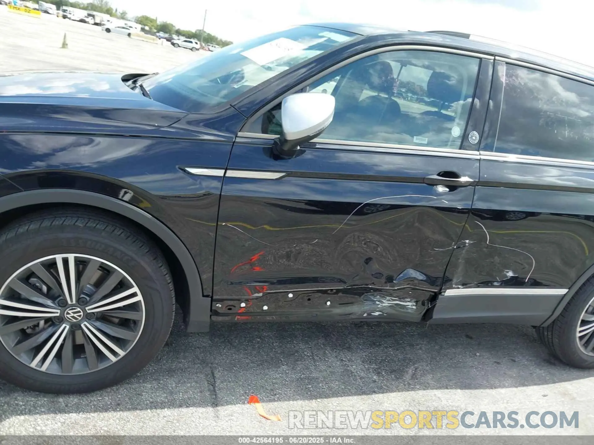 6 fotografías del automóvil dañado 3VVTB7AX9RM218526 VOLKSWAGEN TIGUAN 2024
