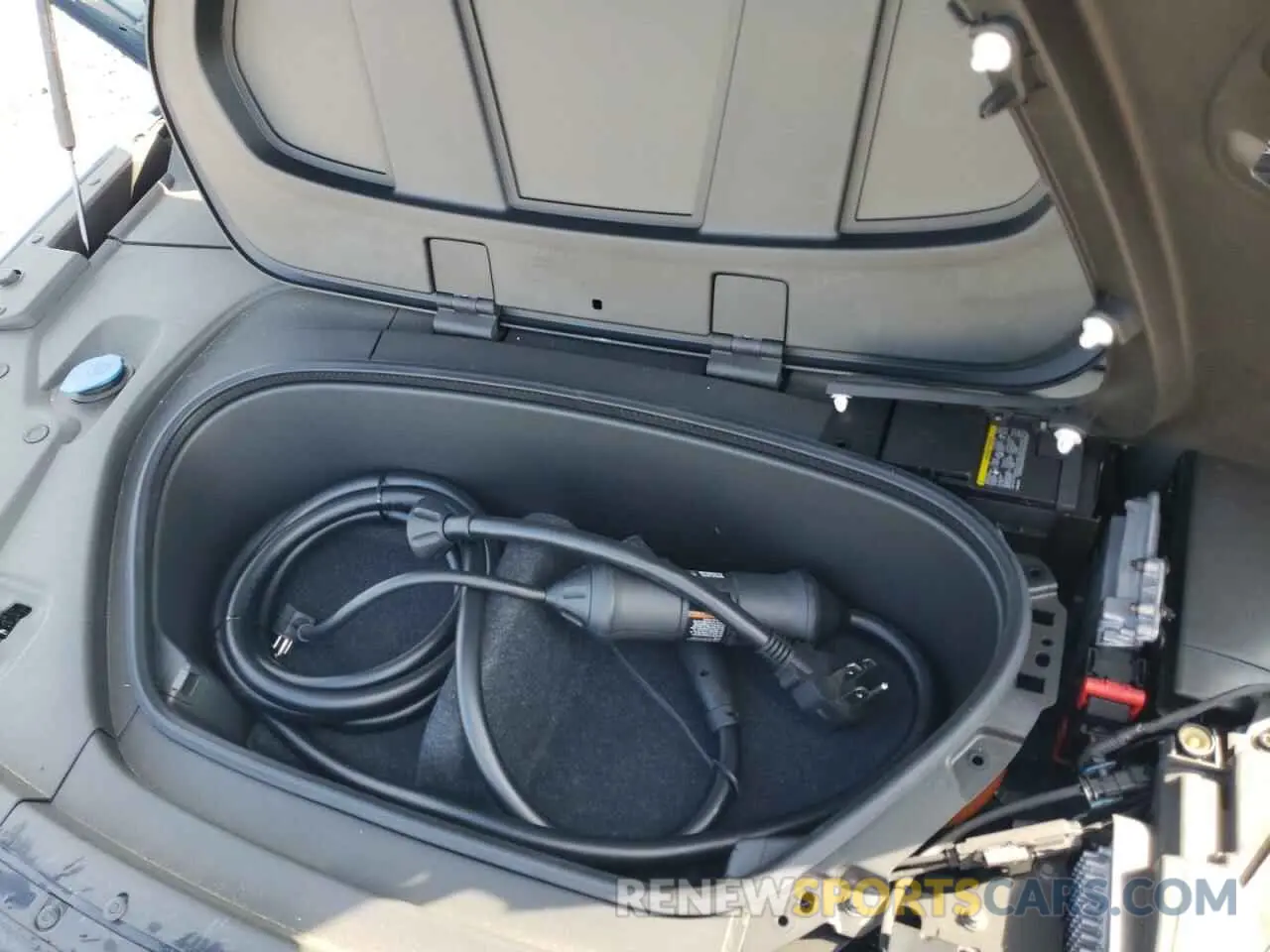 12 fotografías del automóvil dañado YV4ED3GB9N2004012 VOLVO C40 P8 REC 2022