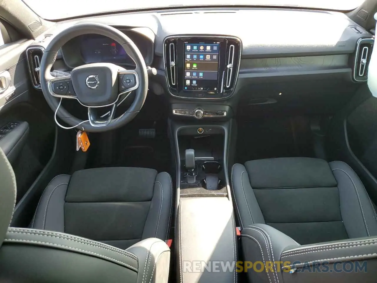 8 fotografías del automóvil dañado YV4ED3GL0P2038254 VOLVO C40 RECHAR 2023