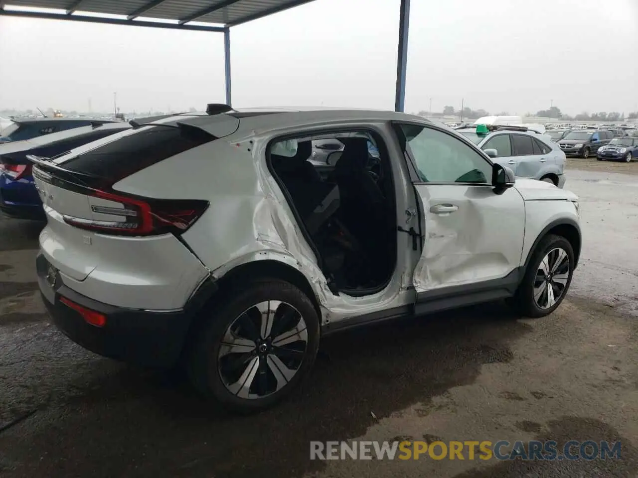3 fotografías del automóvil dañado YV4ED3GL1P2036268 VOLVO C40 RECHAR 2023