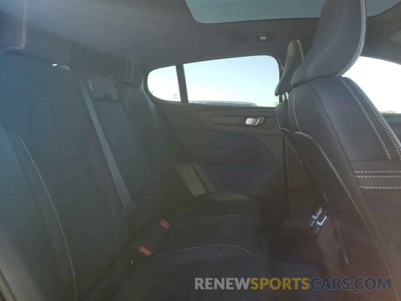 10 fotografías del automóvil dañado YV4ED3GL5P2038573 VOLVO C40 RECHAR 2023
