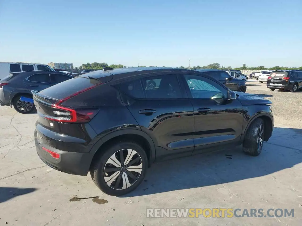 3 fotografías del automóvil dañado YV4ED3GL5P2038573 VOLVO C40 RECHAR 2023