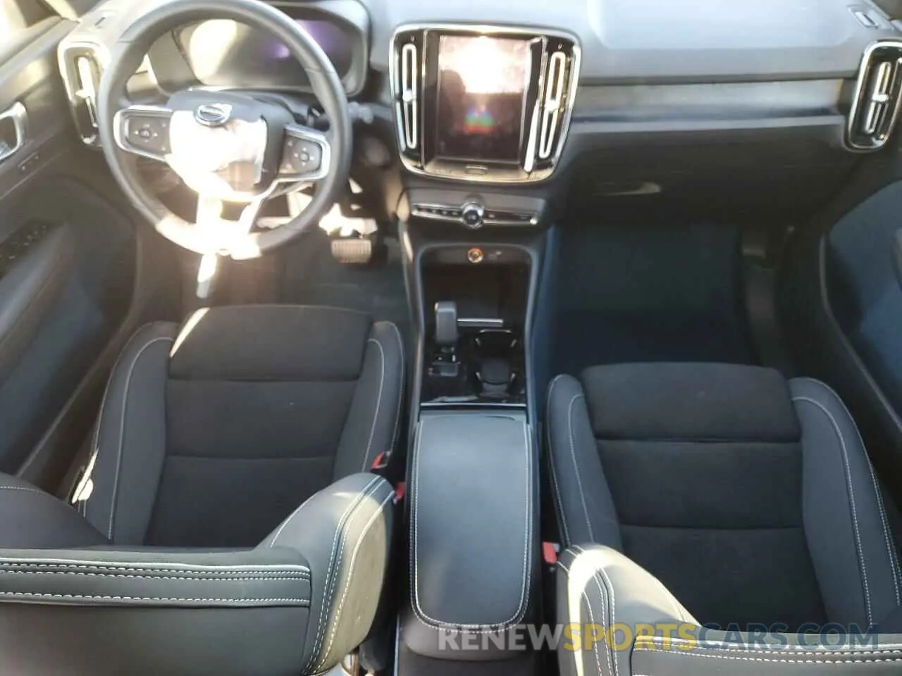 8 fotografías del automóvil dañado YV4ED3GL5P2038573 VOLVO C40 RECHAR 2023