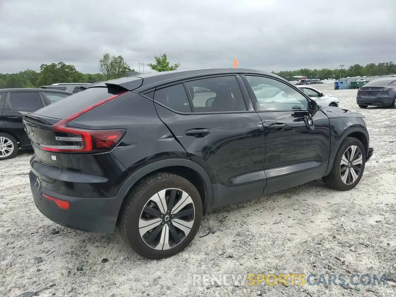 3 fotografías del automóvil dañado YV4ED3GL5P2064915 VOLVO C40 RECHAR 2023