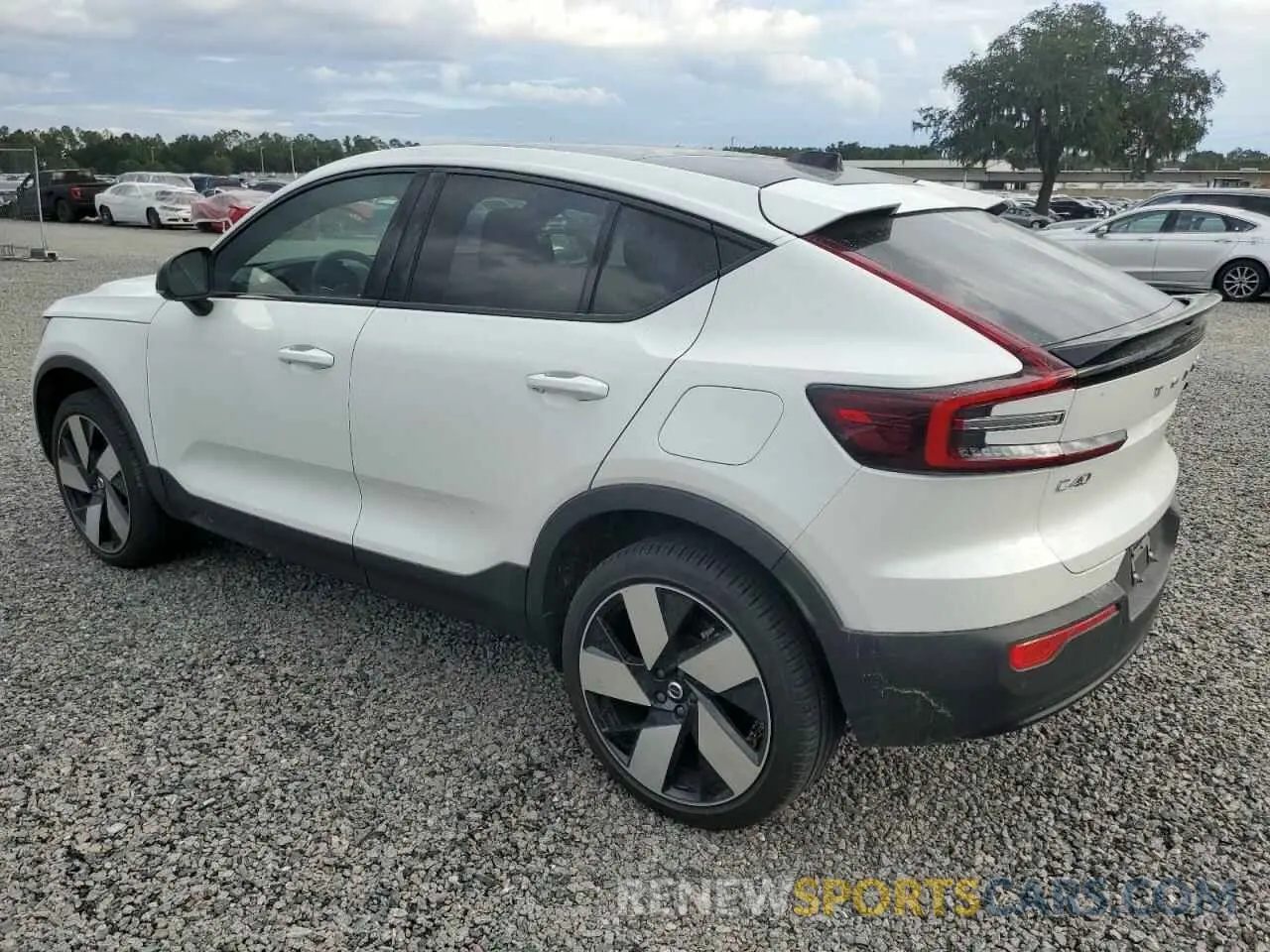 2 fotografías del automóvil dañado YV4ED3GL9P2063914 VOLVO C40 RECHAR 2023