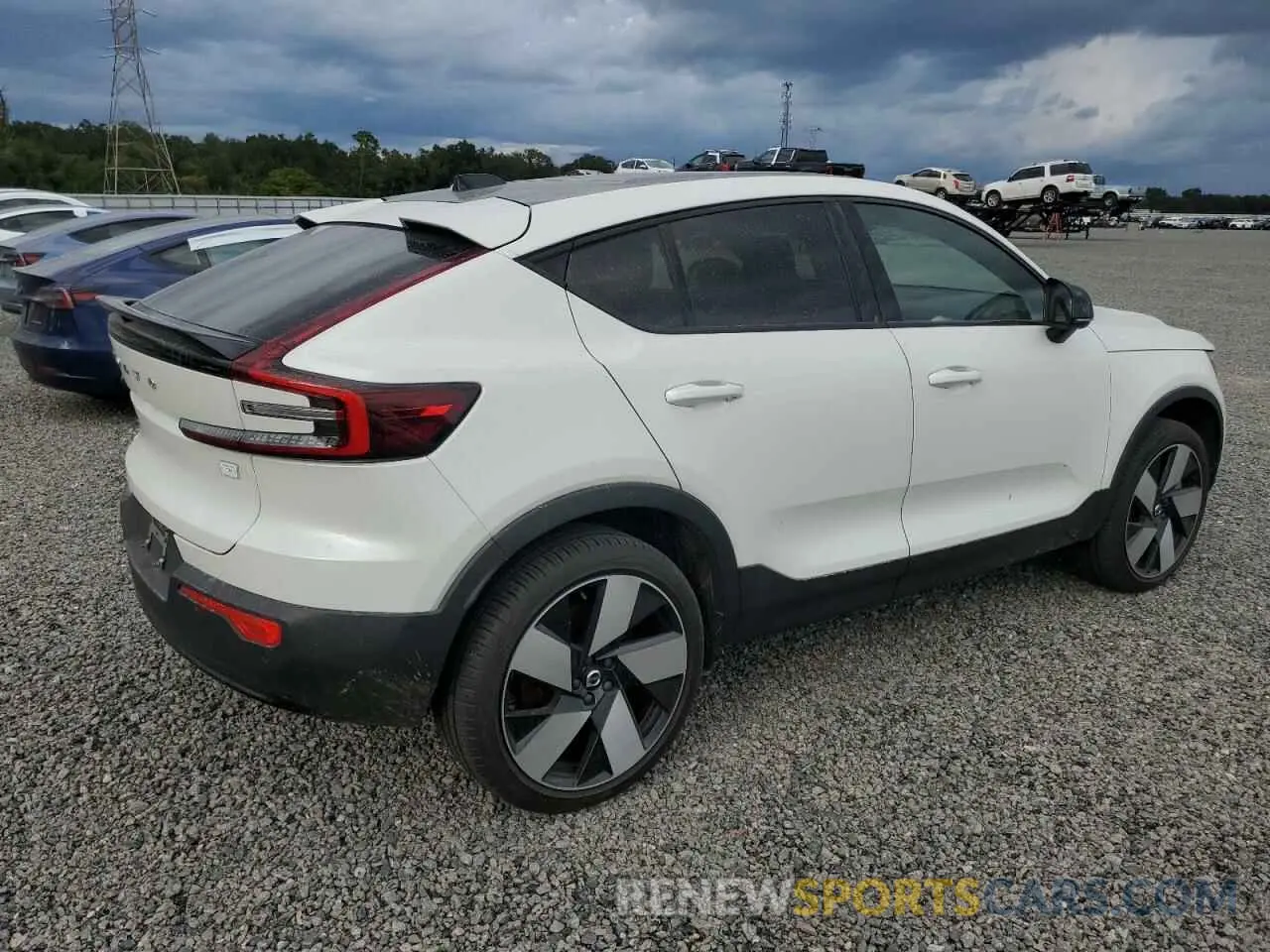 3 fotografías del automóvil dañado YV4ED3GL9P2063914 VOLVO C40 RECHAR 2023