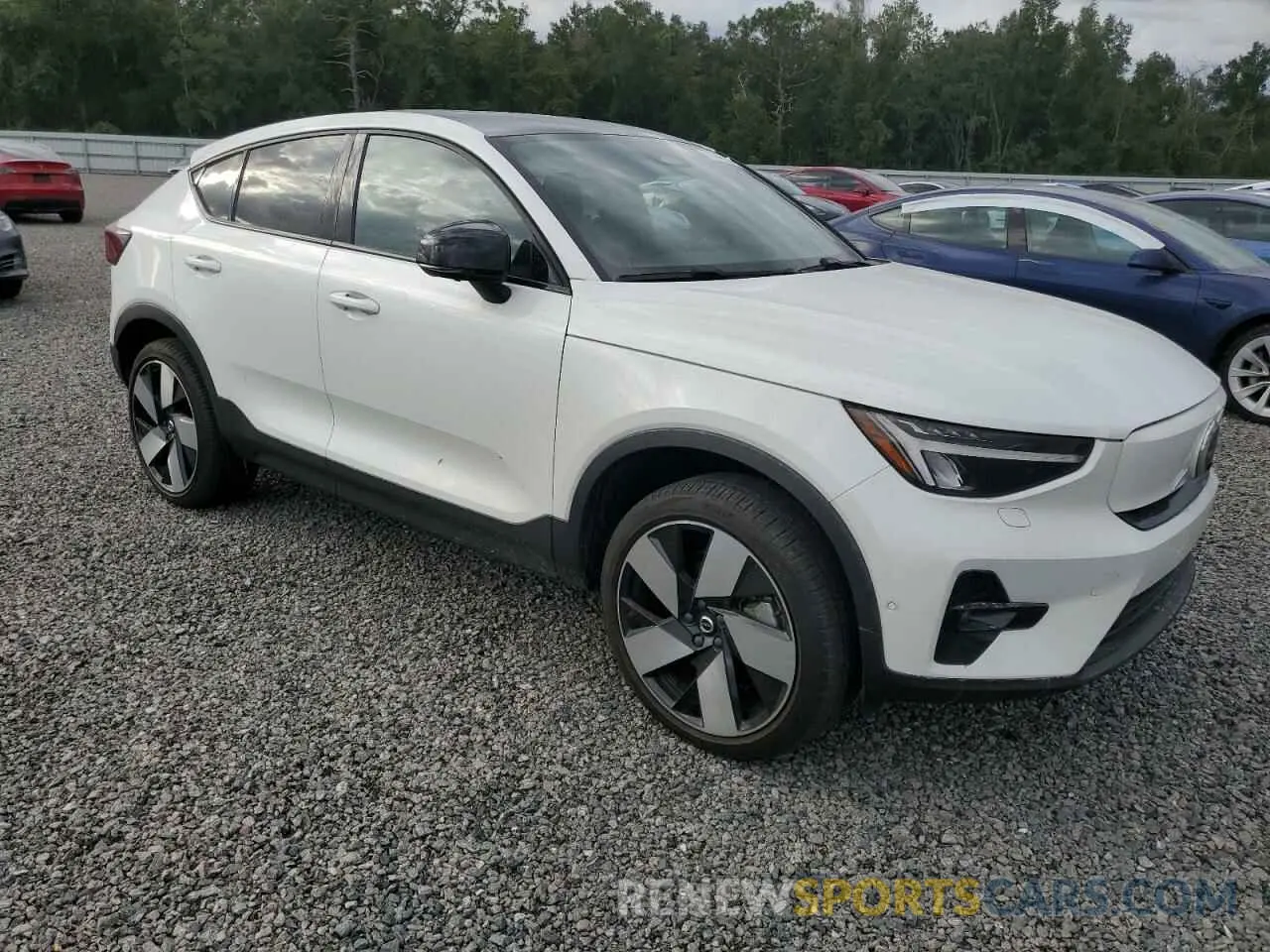4 fotografías del automóvil dañado YV4ED3GL9P2063914 VOLVO C40 RECHAR 2023