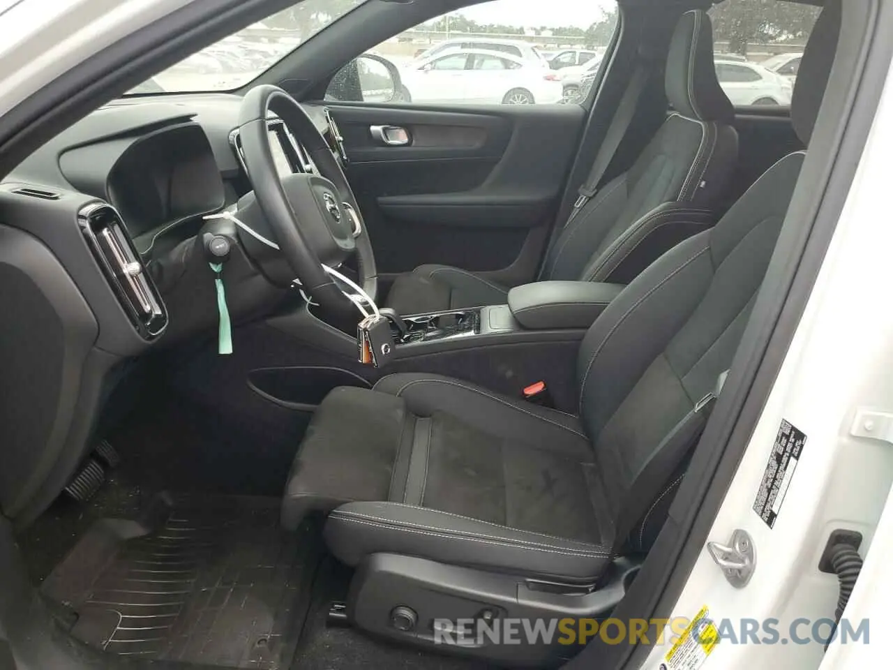 7 fotografías del automóvil dañado YV4ED3GL9P2063914 VOLVO C40 RECHAR 2023