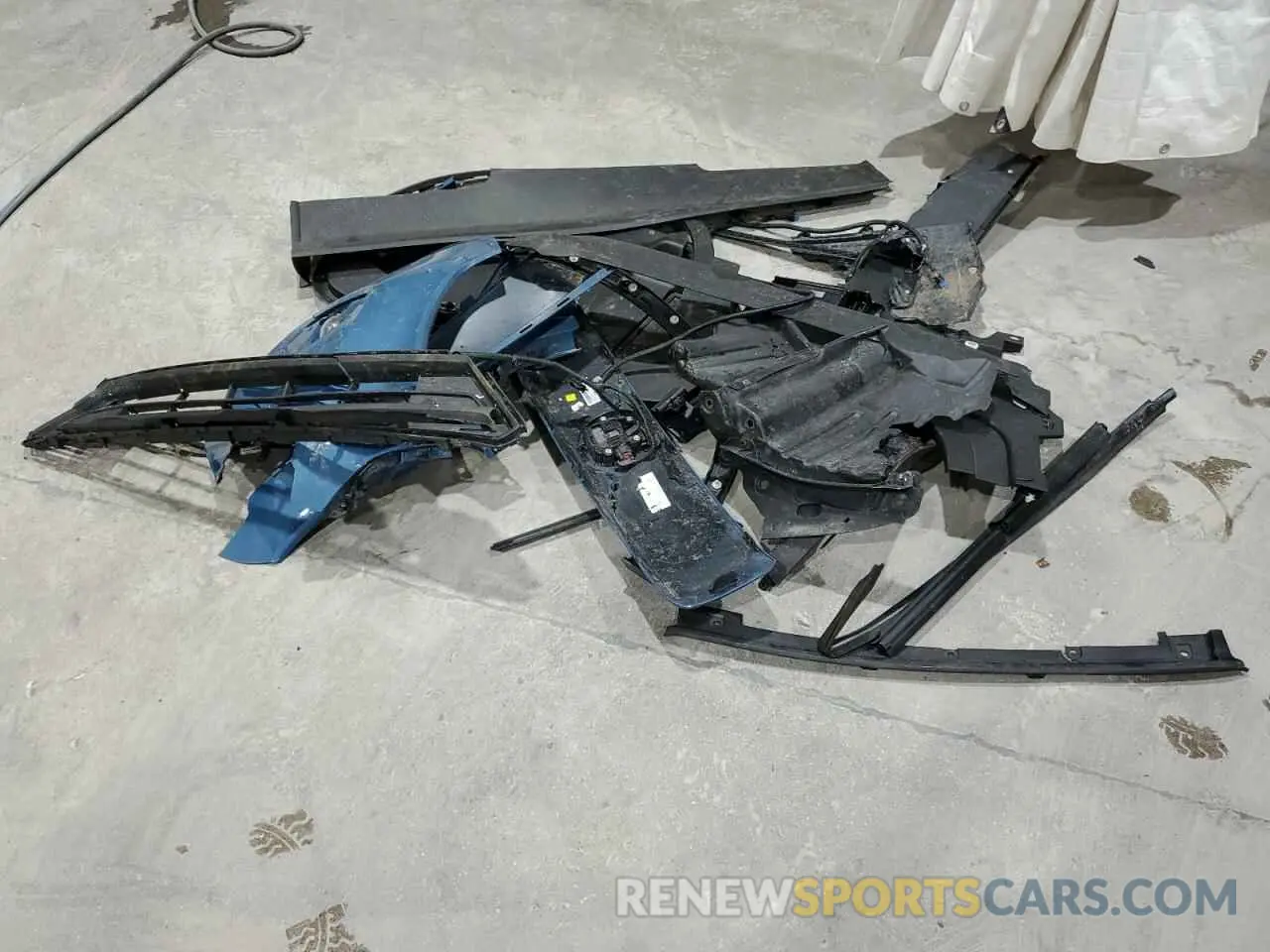 13 fotografías del automóvil dañado YV4ED3GLXP2049195 VOLVO C40 RECHAR 2023