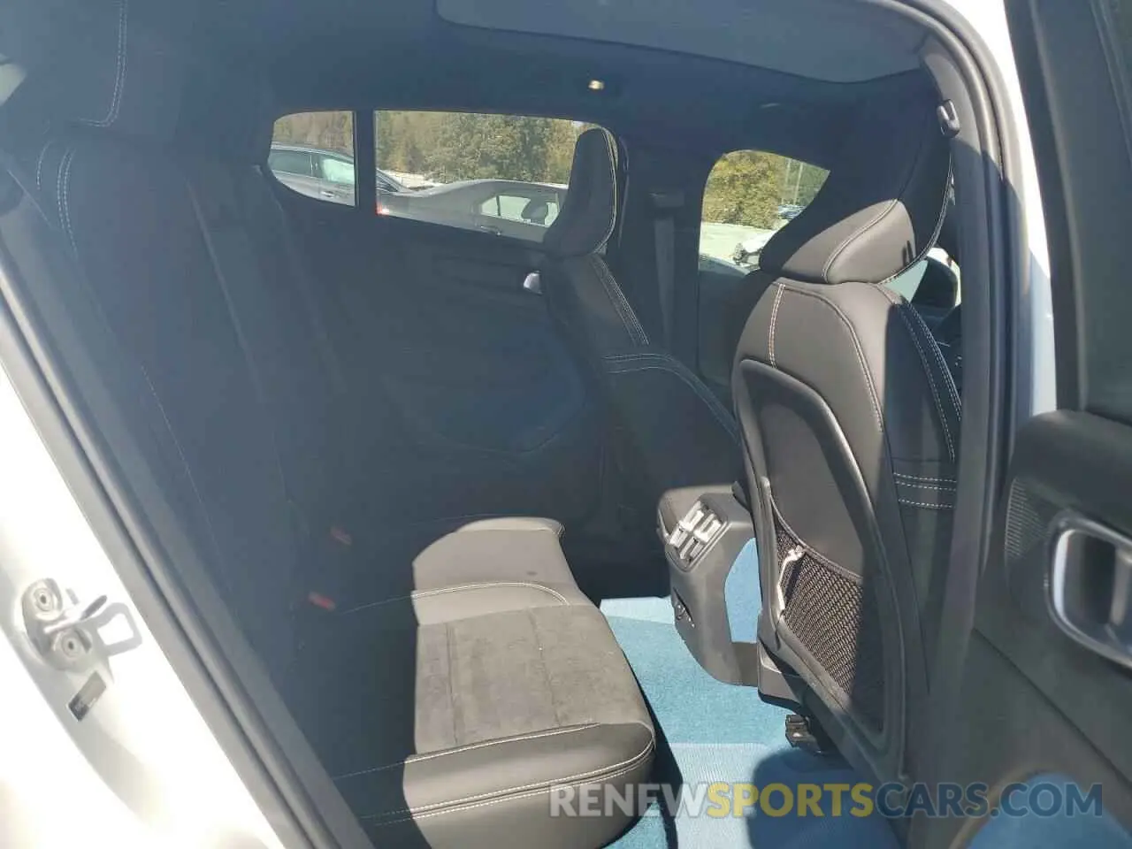 11 fotografías del automóvil dañado YV4ED3GM3P2045210 VOLVO C40 RECHAR 2023