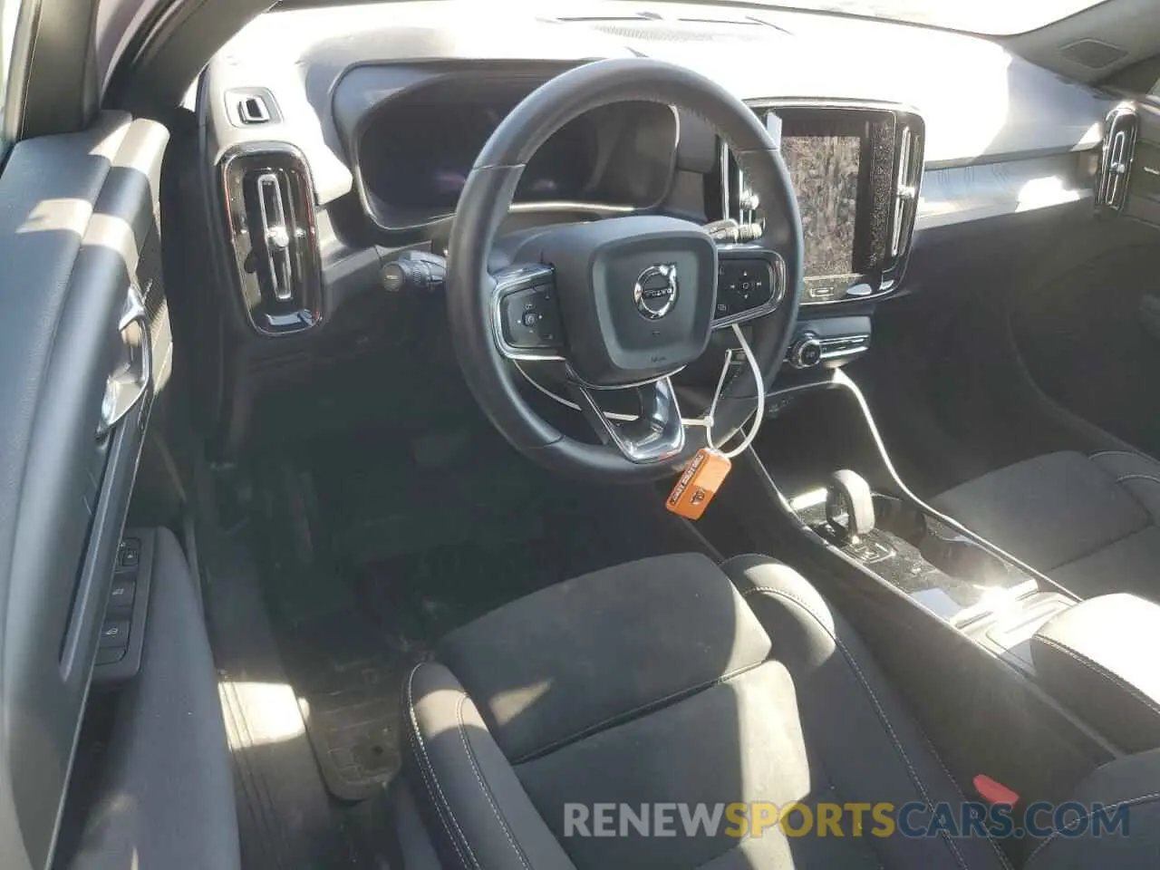8 fotografías del automóvil dañado YV4ER3GM7R2098559 VOLVO C40 RECHAR 2024