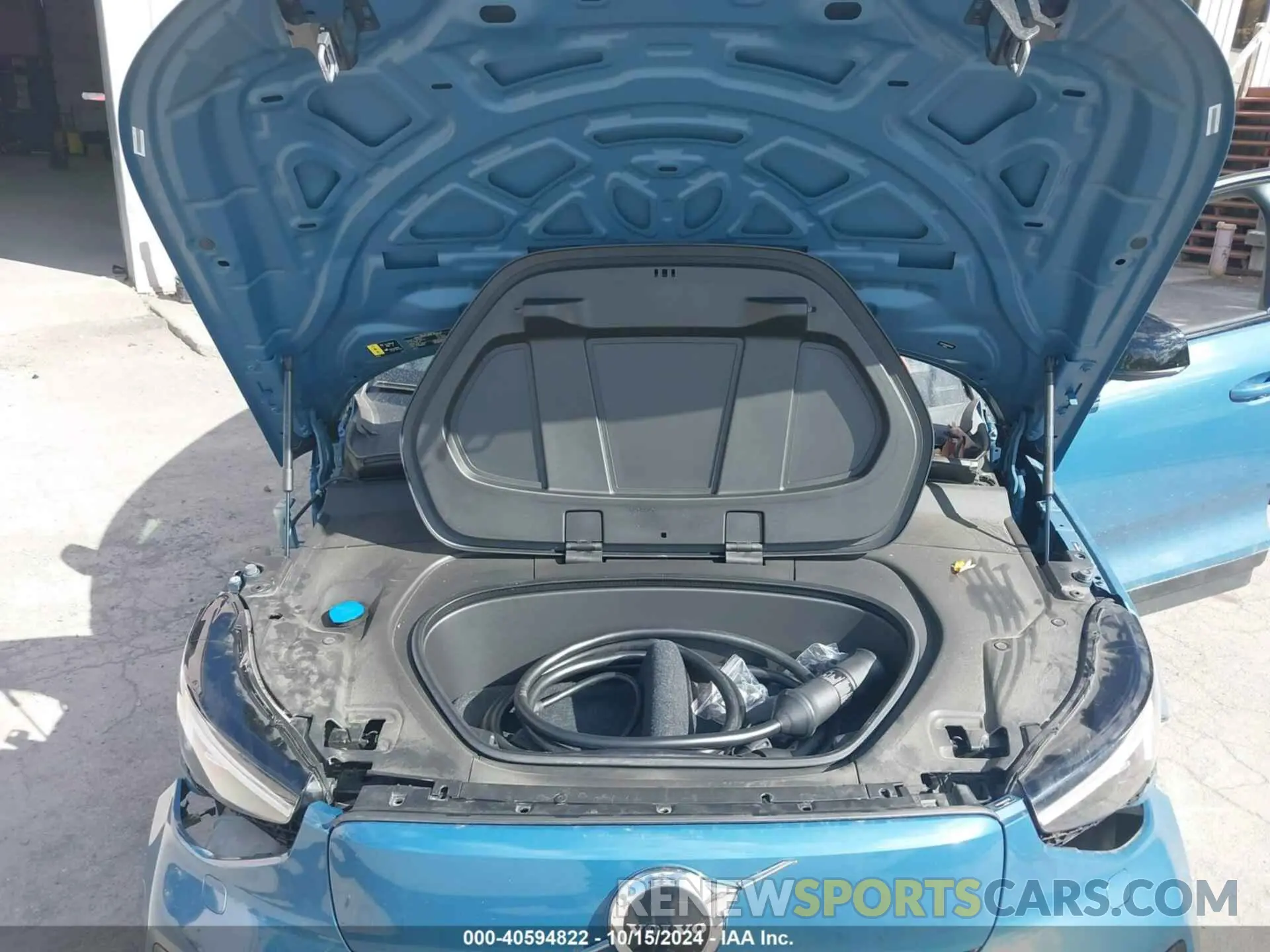 10 fotografías del automóvil dañado YV4ED3GB4N2003298 VOLVO C40 RECHARGE PURE ELECTRIC 2022