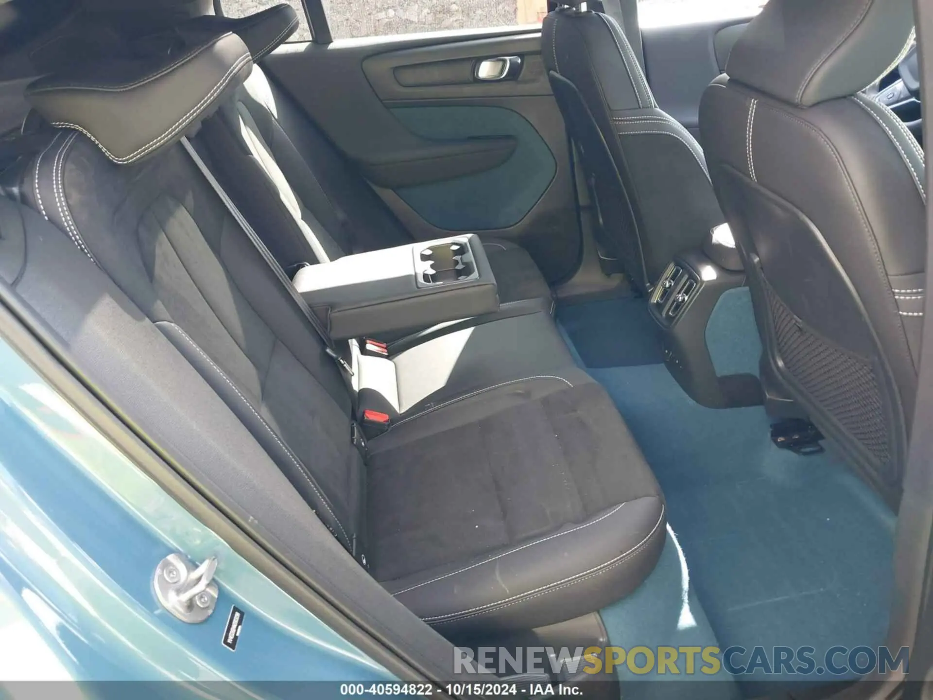 8 fotografías del automóvil dañado YV4ED3GB4N2003298 VOLVO C40 RECHARGE PURE ELECTRIC 2022