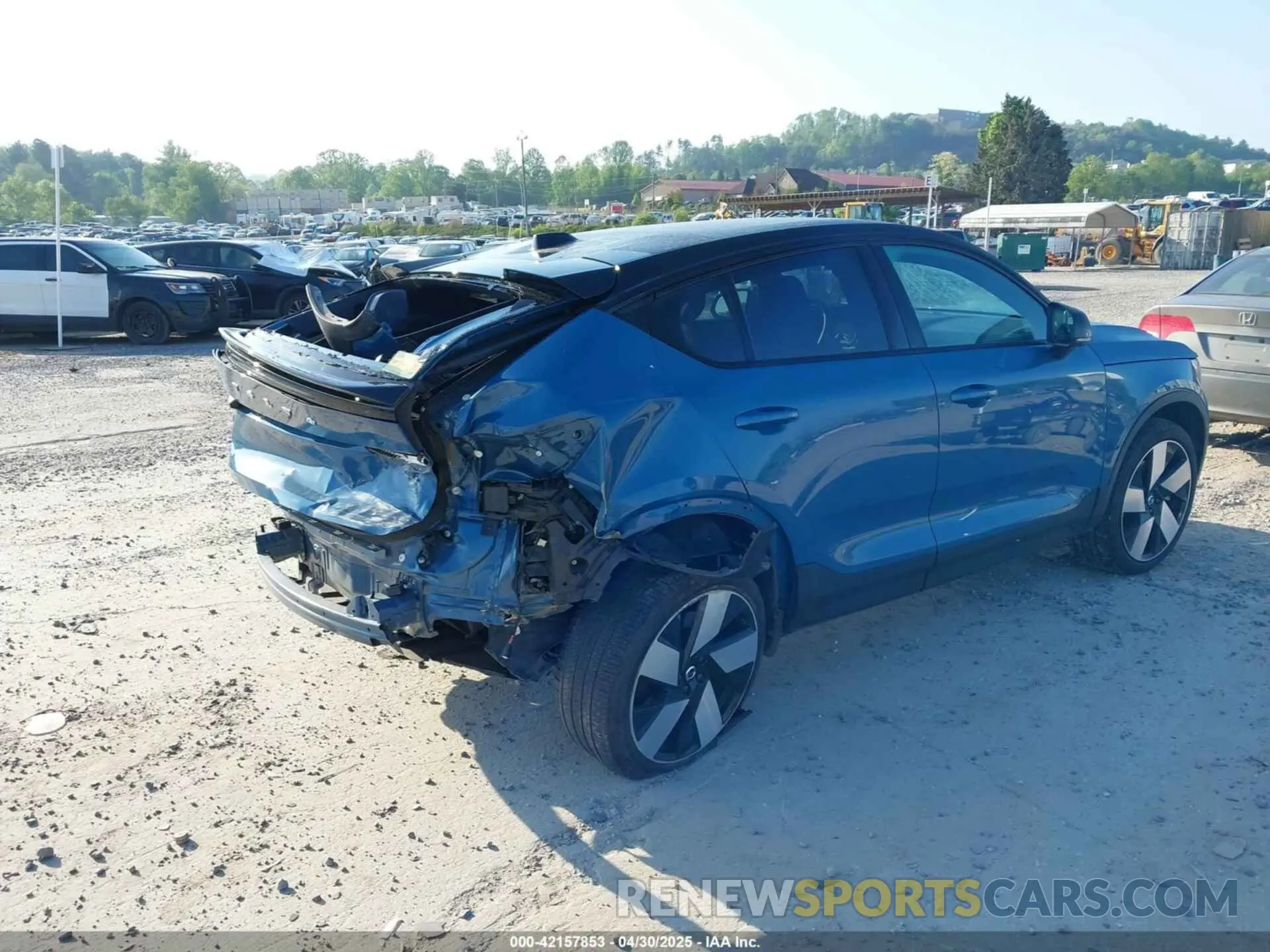 4 fotografías del automóvil dañado YV4ED3GB5N2007439 VOLVO C40 RECHARGE PURE ELECTRIC 2022