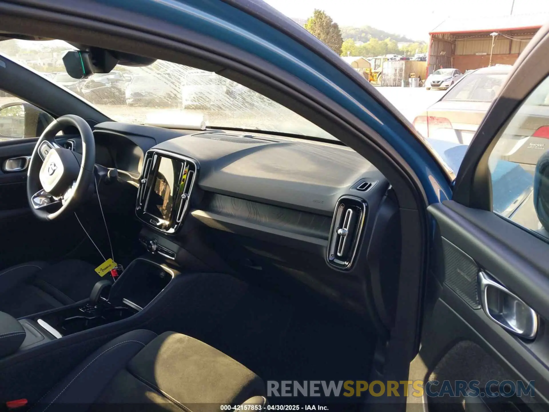 5 fotografías del automóvil dañado YV4ED3GB5N2007439 VOLVO C40 RECHARGE PURE ELECTRIC 2022