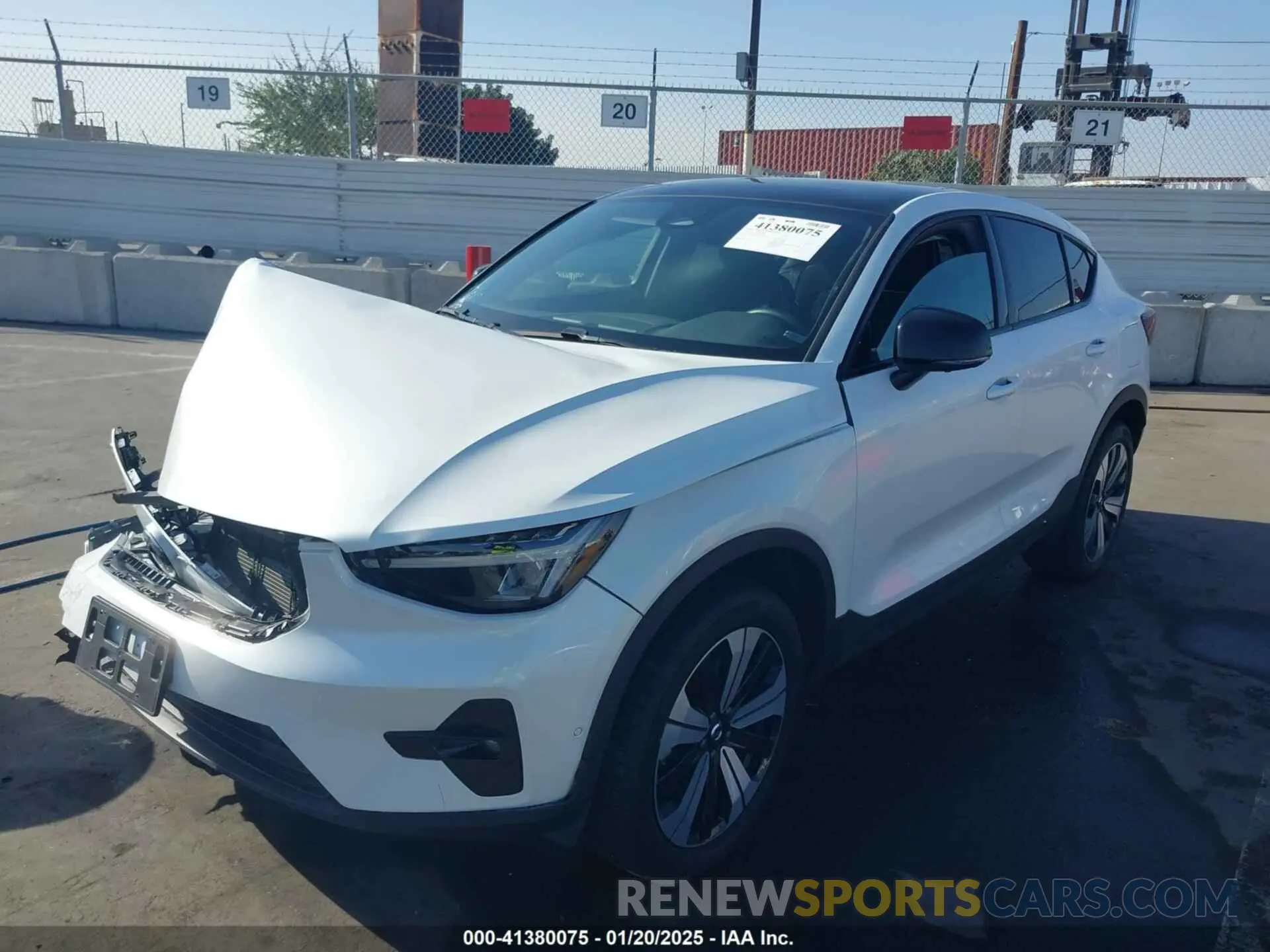 2 fotografías del automóvil dañado YV4ED3GL0P2065714 VOLVO C40 RECHARGE PURE ELECTRIC 2023