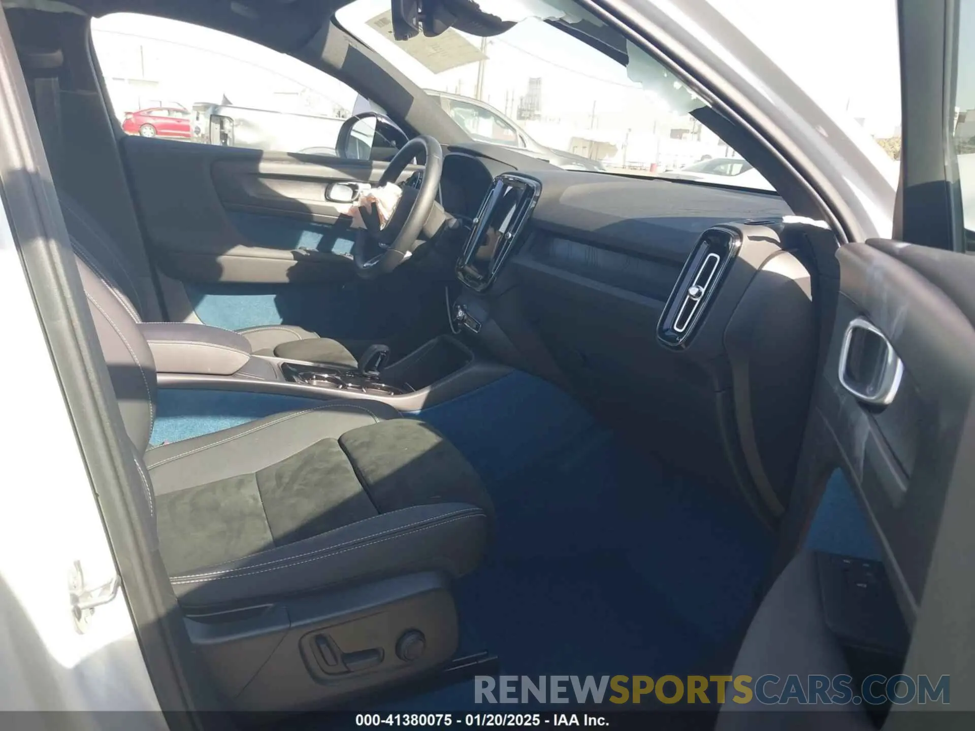 5 fotografías del automóvil dañado YV4ED3GL0P2065714 VOLVO C40 RECHARGE PURE ELECTRIC 2023