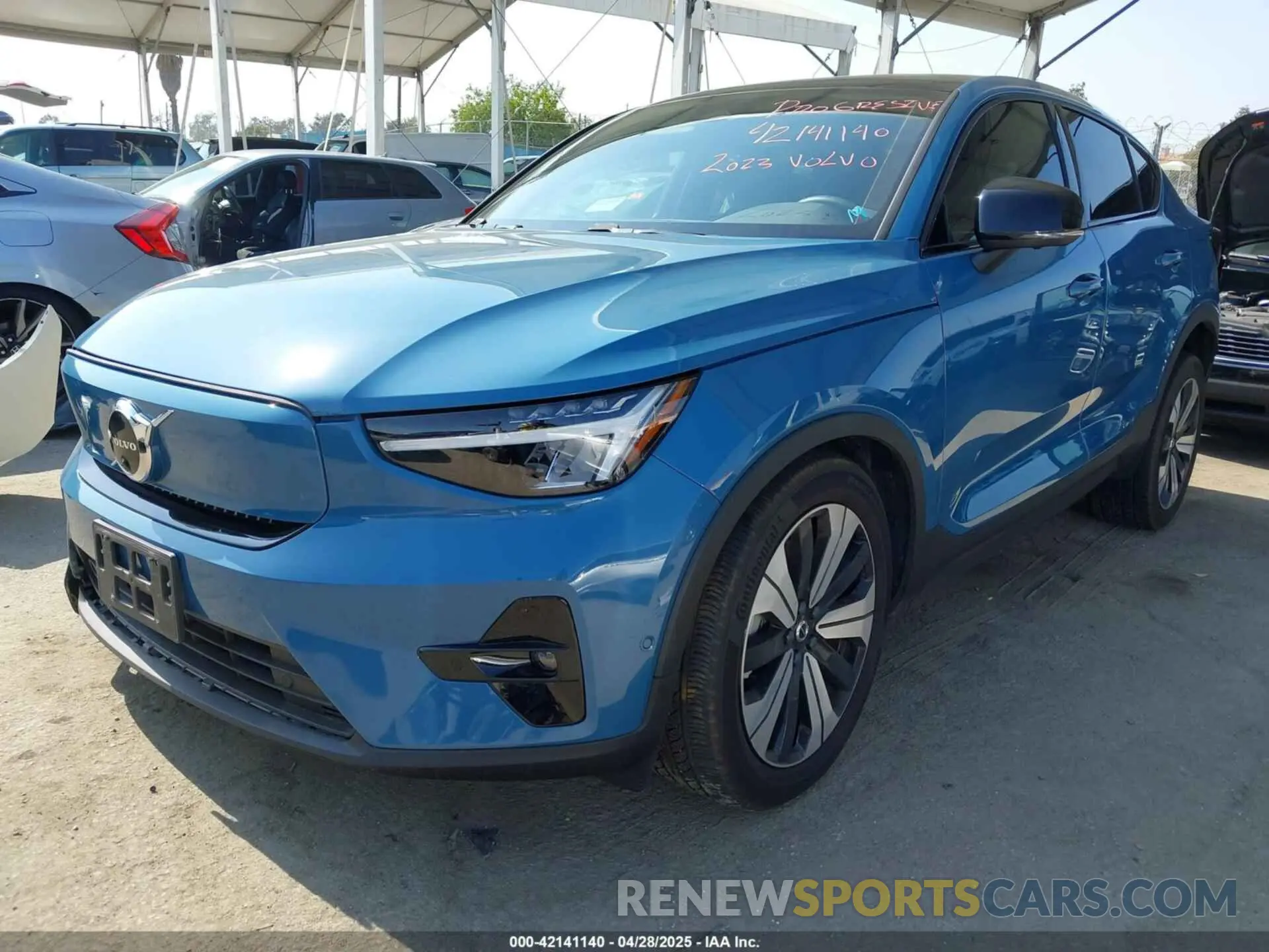 2 fotografías del automóvil dañado YV4ED3GL5P2037049 VOLVO C40 RECHARGE PURE ELECTRIC 2023