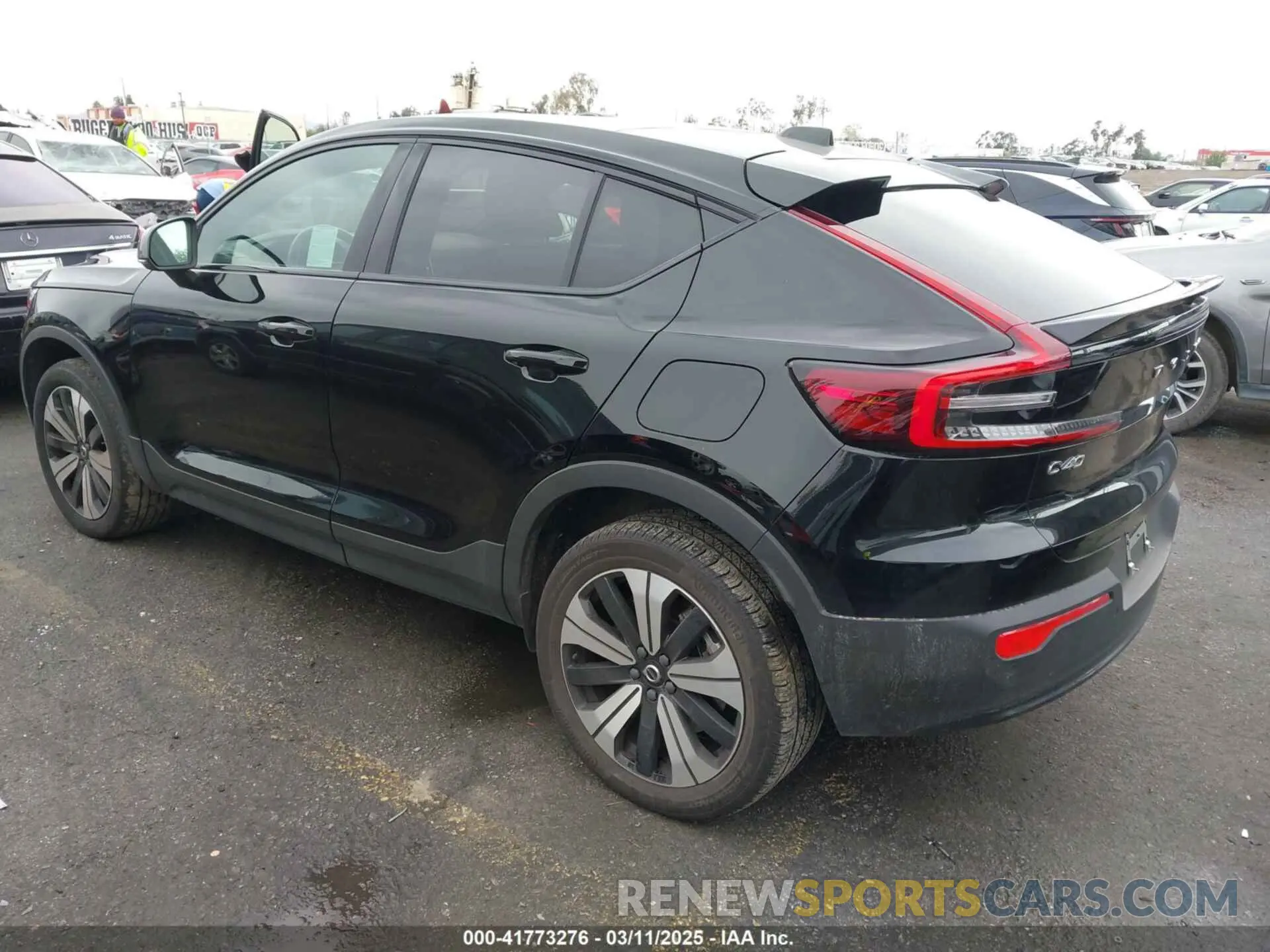 3 fotografías del automóvil dañado YV4ED3GL8P2054475 VOLVO C40 RECHARGE PURE ELECTRIC 2023