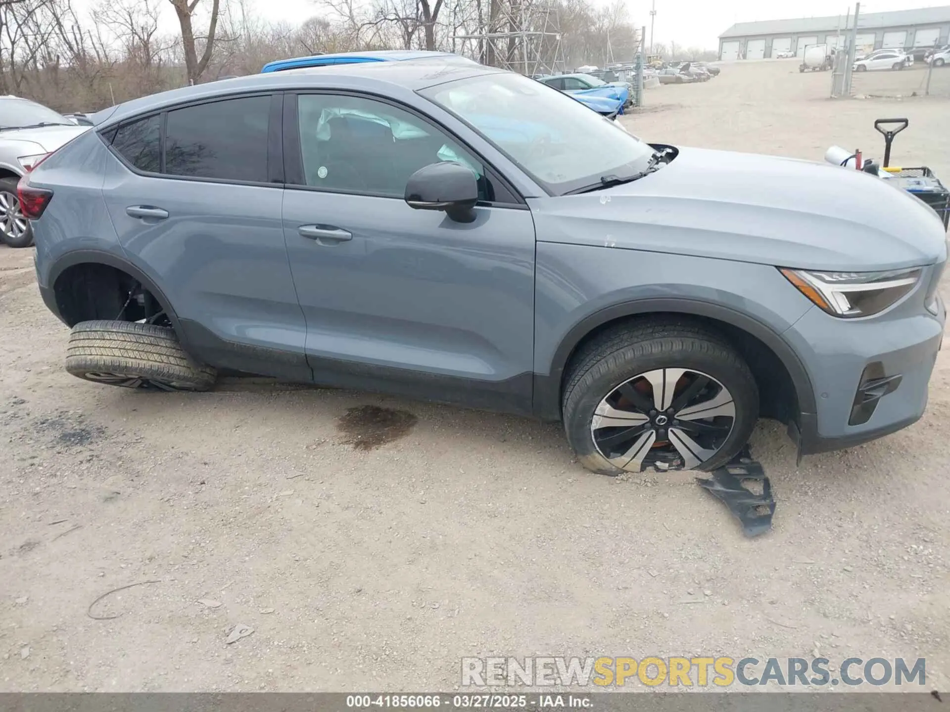 12 fotografías del automóvil dañado YV4ED3GL8P2060888 VOLVO C40 RECHARGE PURE ELECTRIC 2023