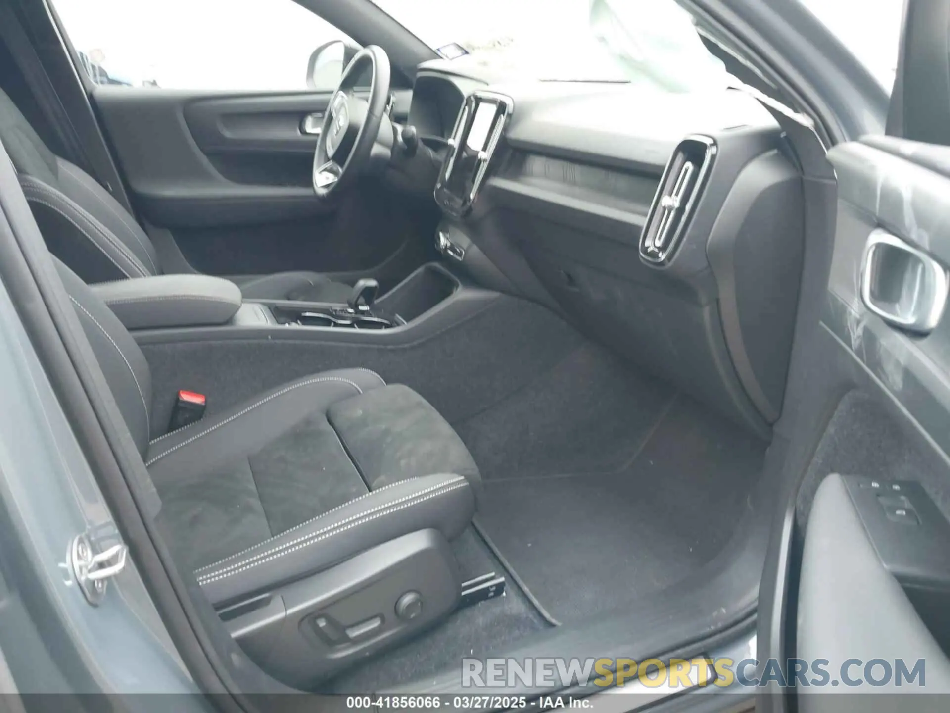 5 fotografías del automóvil dañado YV4ED3GL8P2060888 VOLVO C40 RECHARGE PURE ELECTRIC 2023