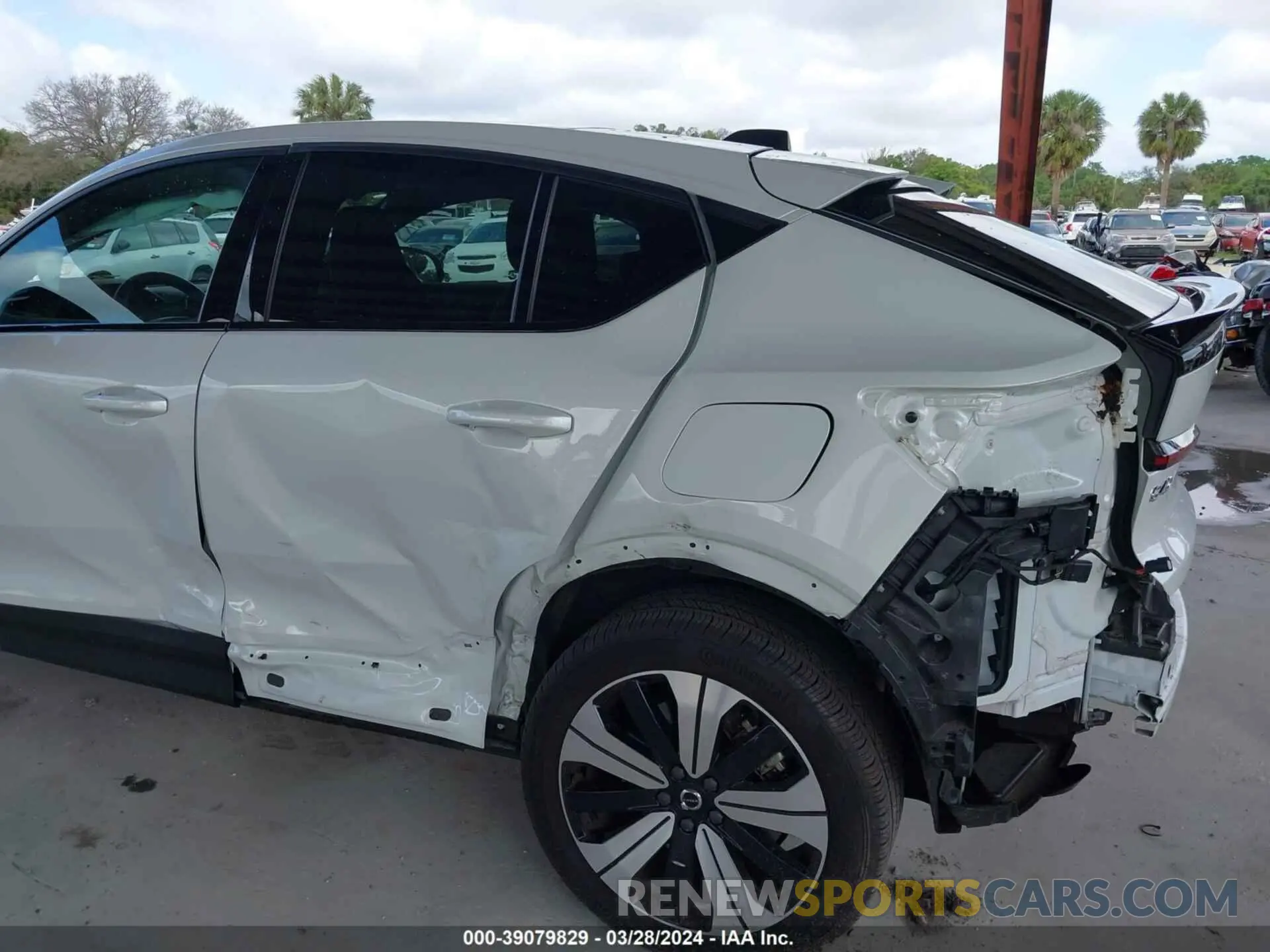 6 fotografías del automóvil dañado YV4ED3GL9P2038043 VOLVO C40 RECHARGE PURE ELECTRIC 2023