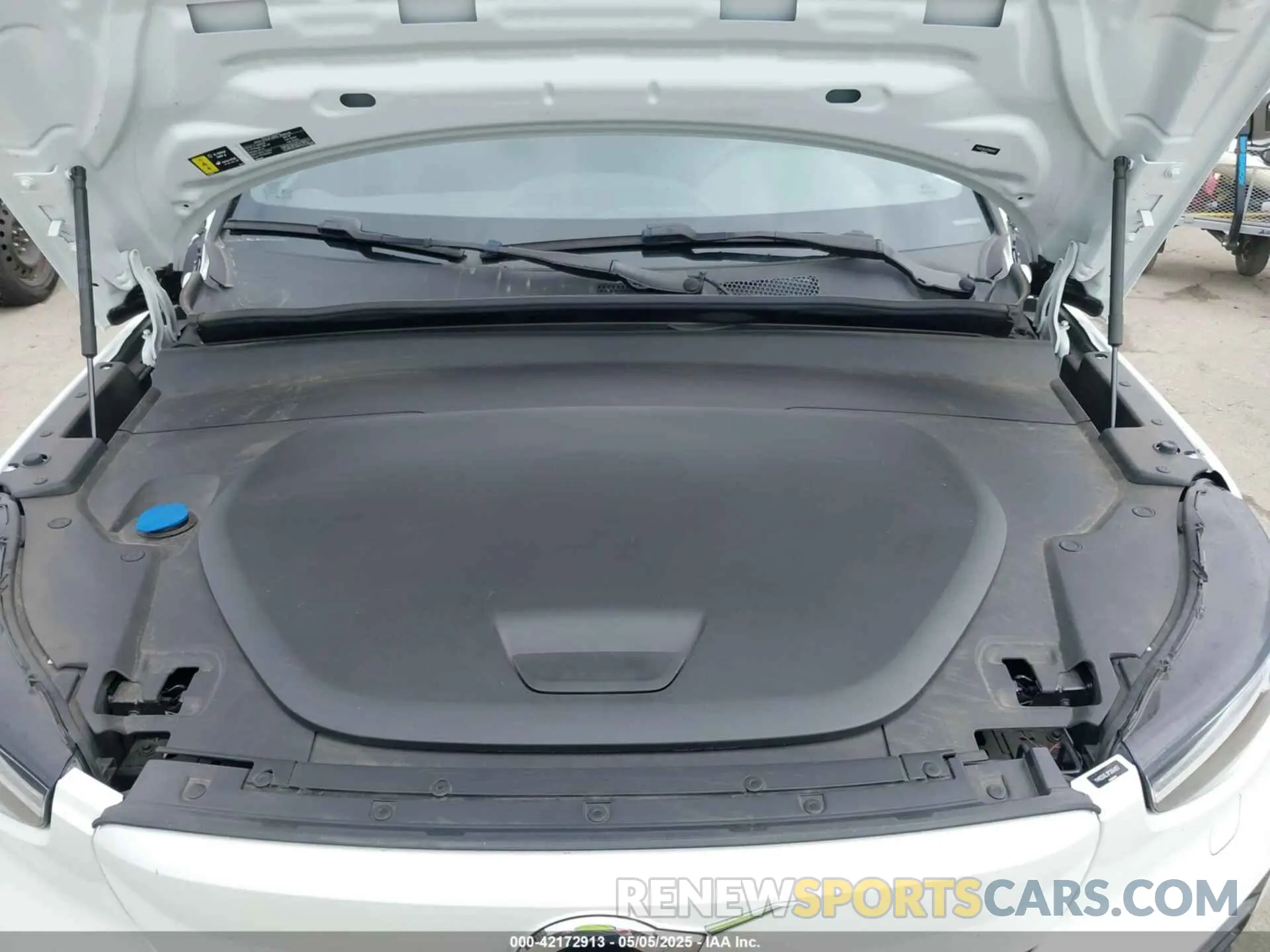10 fotografías del automóvil dañado YV4ED3GLXP2064957 VOLVO C40 RECHARGE PURE ELECTRIC 2023