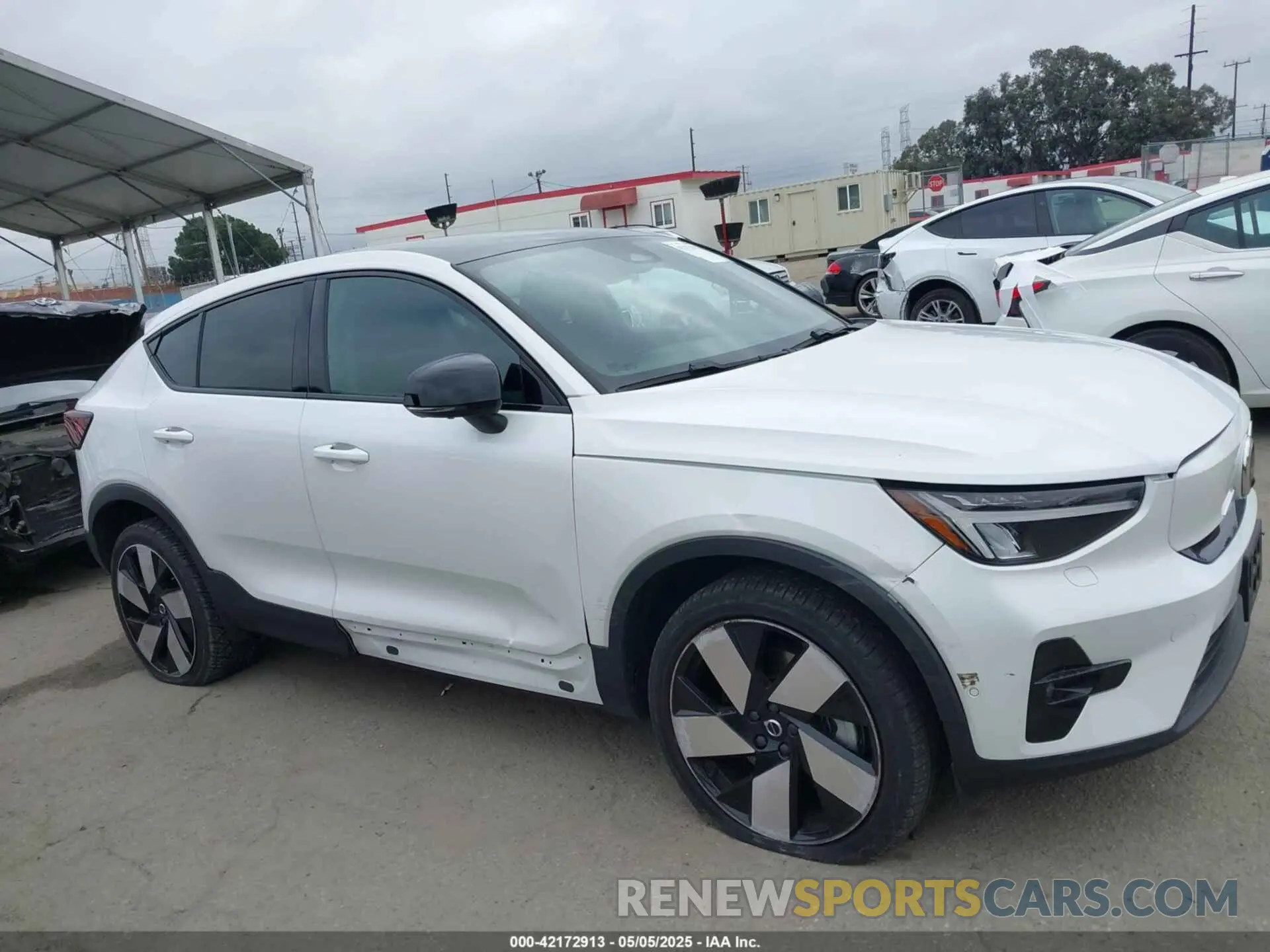 13 fotografías del automóvil dañado YV4ED3GLXP2064957 VOLVO C40 RECHARGE PURE ELECTRIC 2023