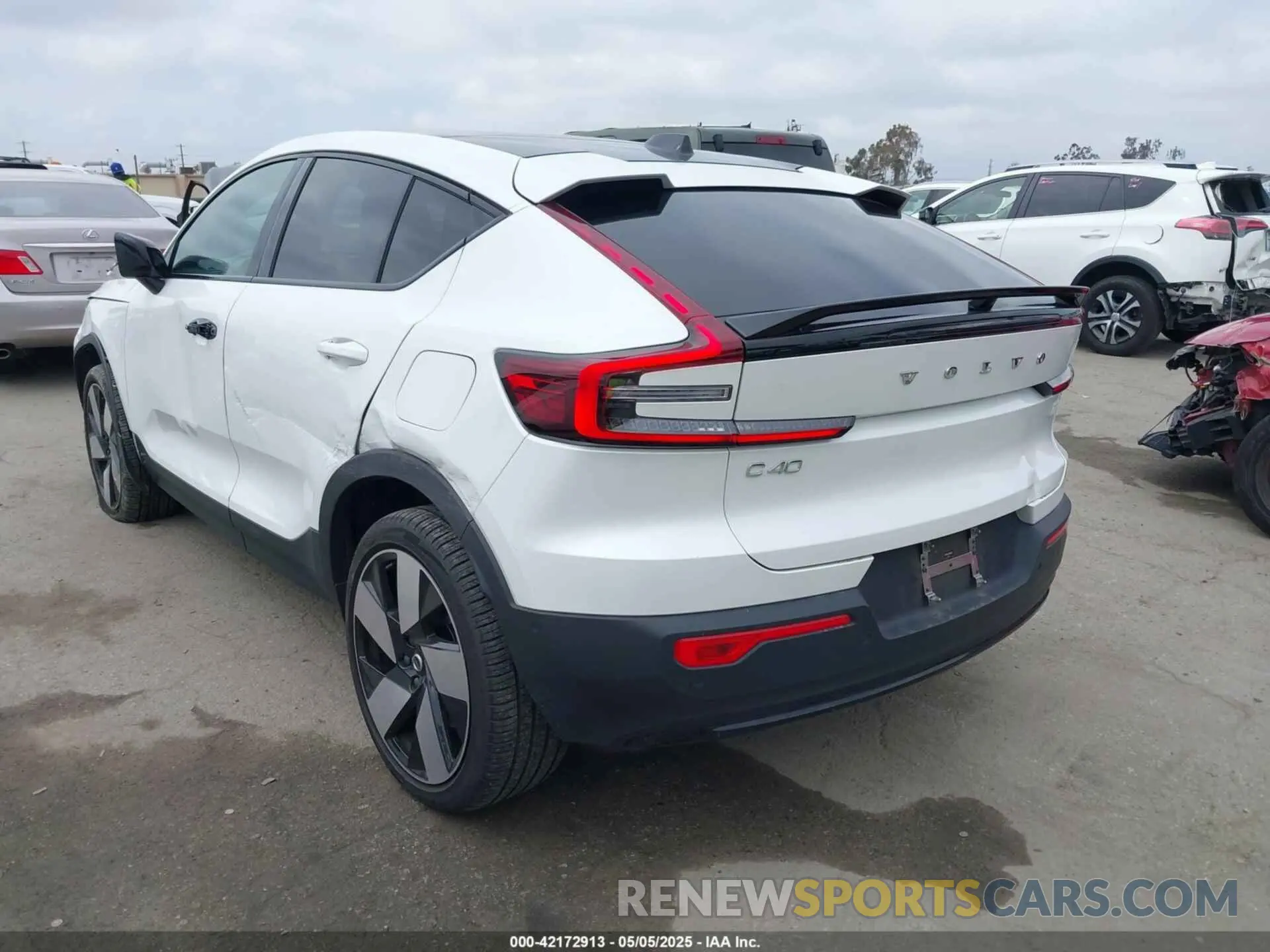 3 fotografías del automóvil dañado YV4ED3GLXP2064957 VOLVO C40 RECHARGE PURE ELECTRIC 2023