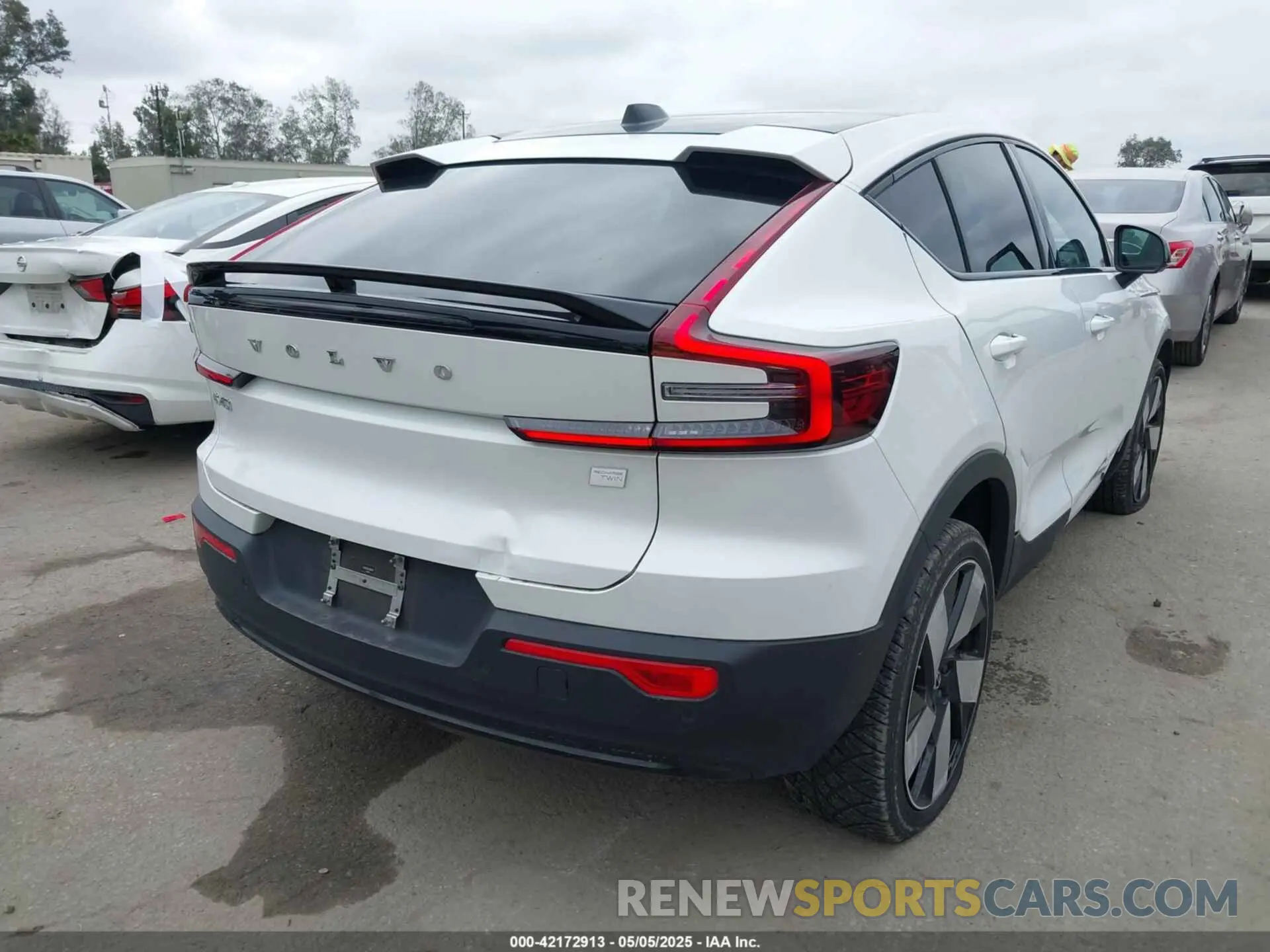 4 fotografías del automóvil dañado YV4ED3GLXP2064957 VOLVO C40 RECHARGE PURE ELECTRIC 2023