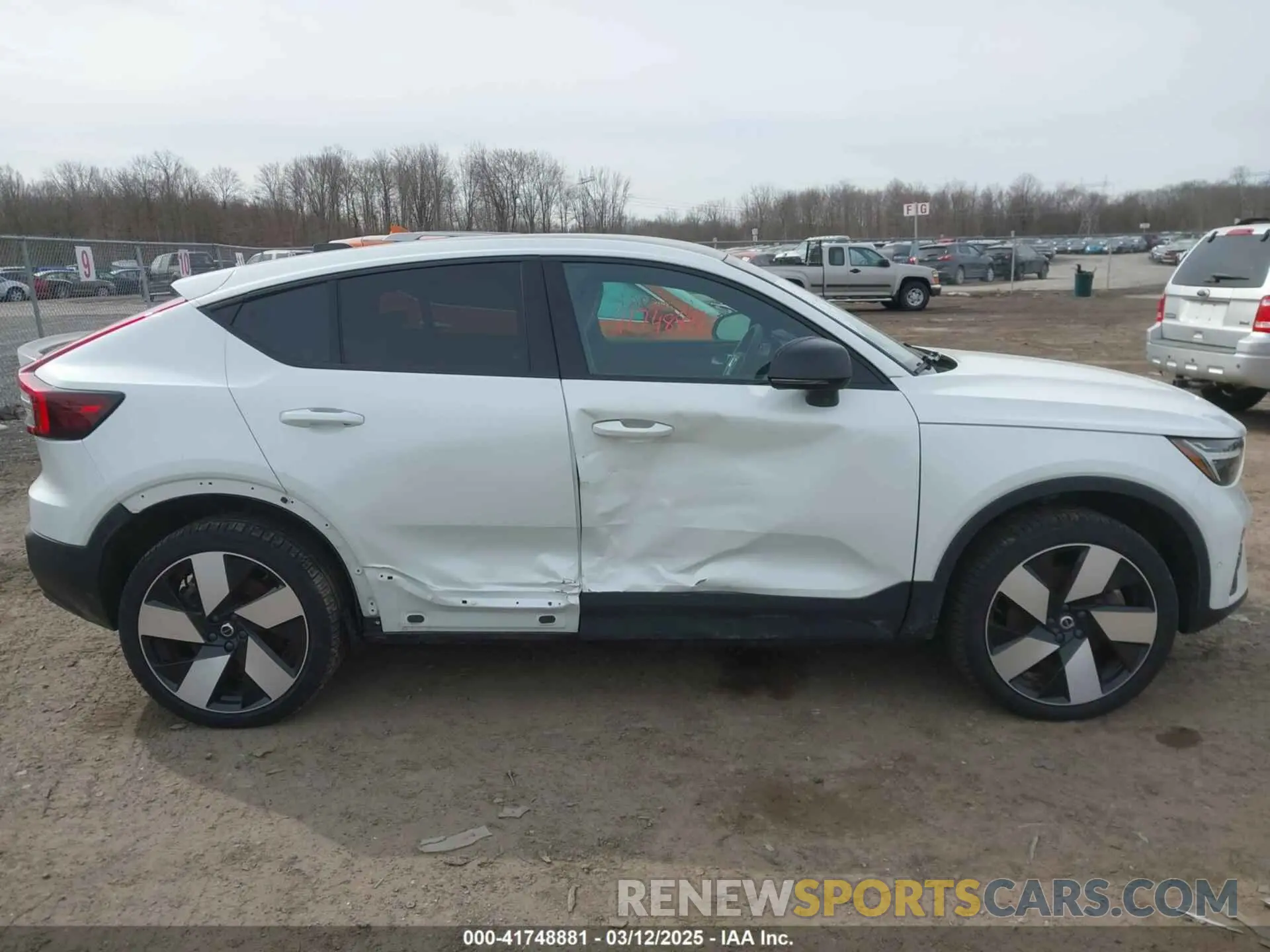 13 fotografías del automóvil dañado YV4ED3GM1P2056366 VOLVO C40 RECHARGE PURE ELECTRIC 2023