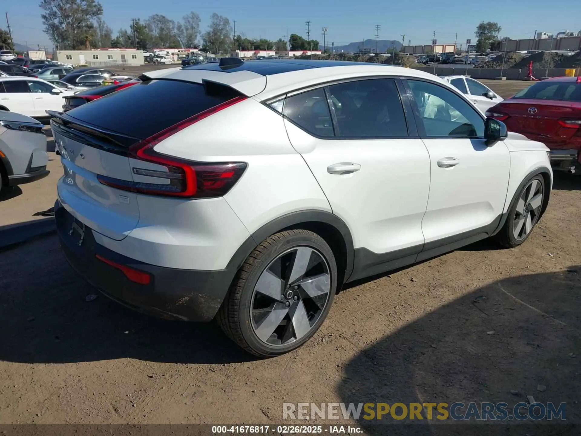 4 fotografías del automóvil dañado YV4ED3GM9P2031408 VOLVO C40 RECHARGE PURE ELECTRIC 2023
