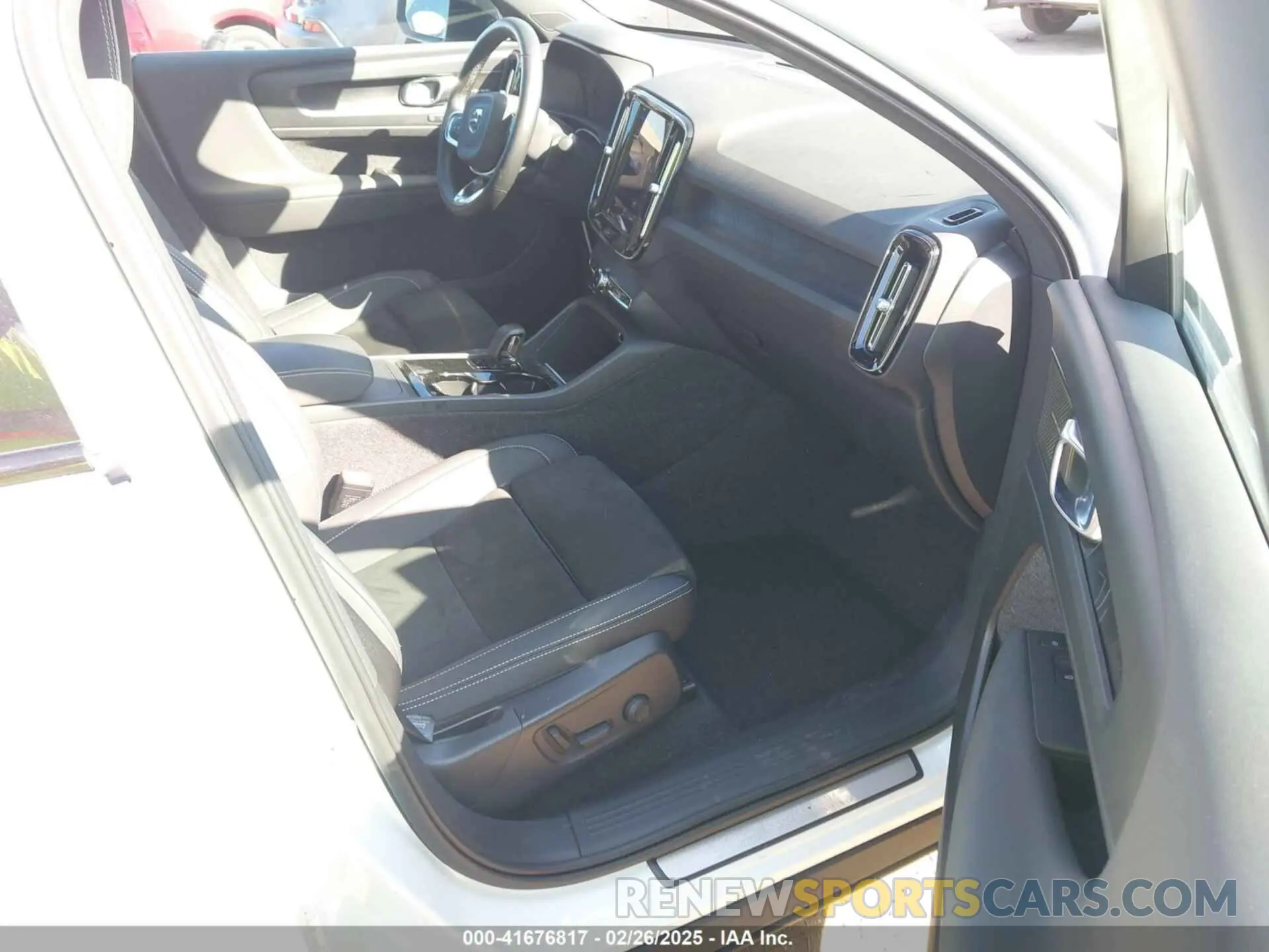 5 fotografías del automóvil dañado YV4ED3GM9P2031408 VOLVO C40 RECHARGE PURE ELECTRIC 2023