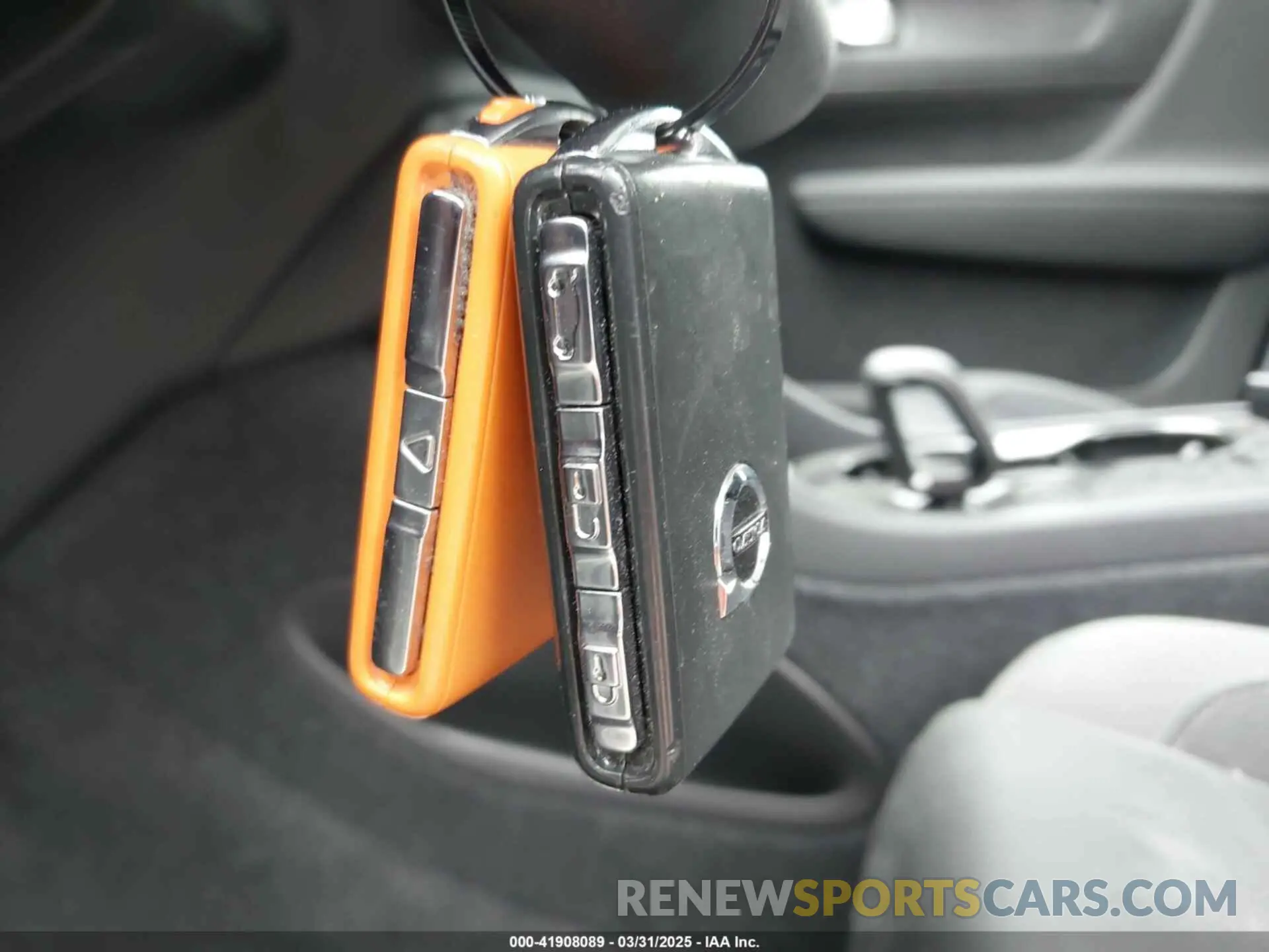 11 fotografías del automóvil dañado YV4ER3GK0R2107021 VOLVO C40 RECHARGE PURE ELECTRIC 2024
