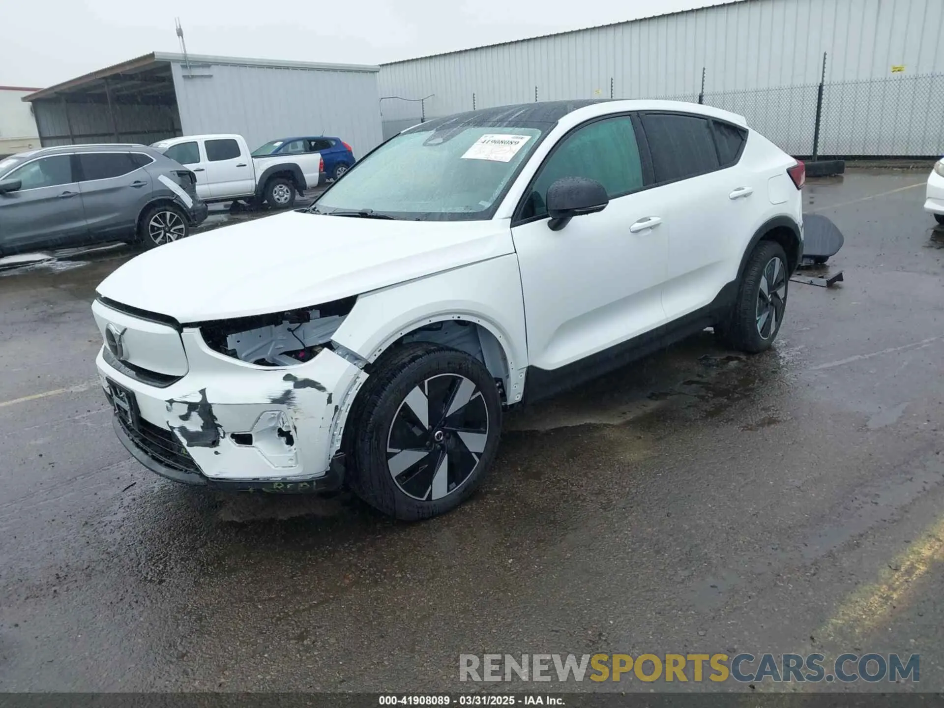 2 fotografías del automóvil dañado YV4ER3GK0R2107021 VOLVO C40 RECHARGE PURE ELECTRIC 2024