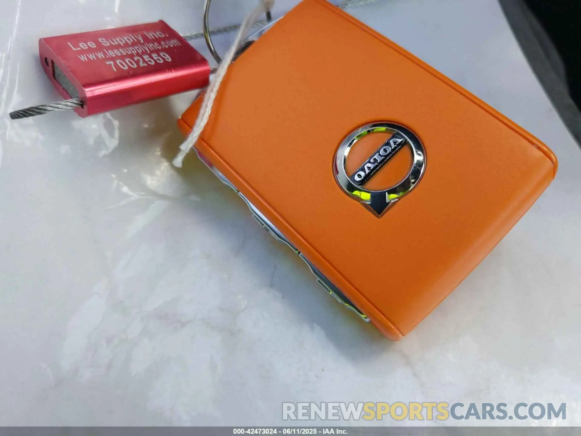 11 fotografías del automóvil dañado YV4ER3GL0R2103611 VOLVO C40 RECHARGE PURE ELECTRIC 2024
