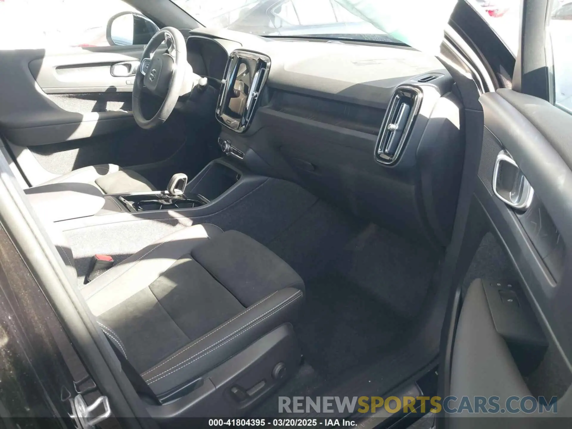 5 fotografías del automóvil dañado YV4ER3GL9R2101789 VOLVO C40 RECHARGE PURE ELECTRIC 2024