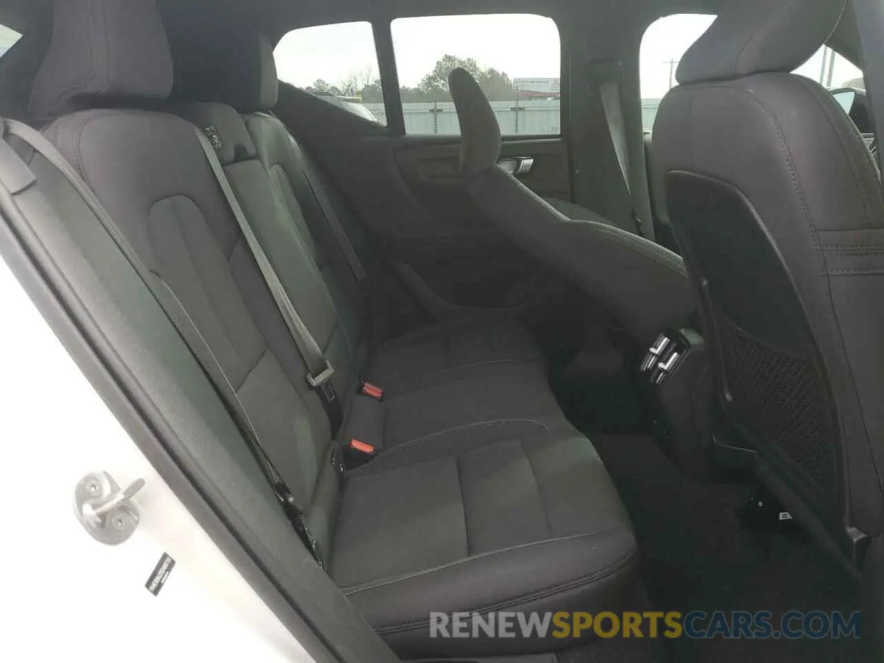 11 fotografías del automóvil dañado YV4ER3HJ2S2460758 VOLVO EX40 CORE 2025