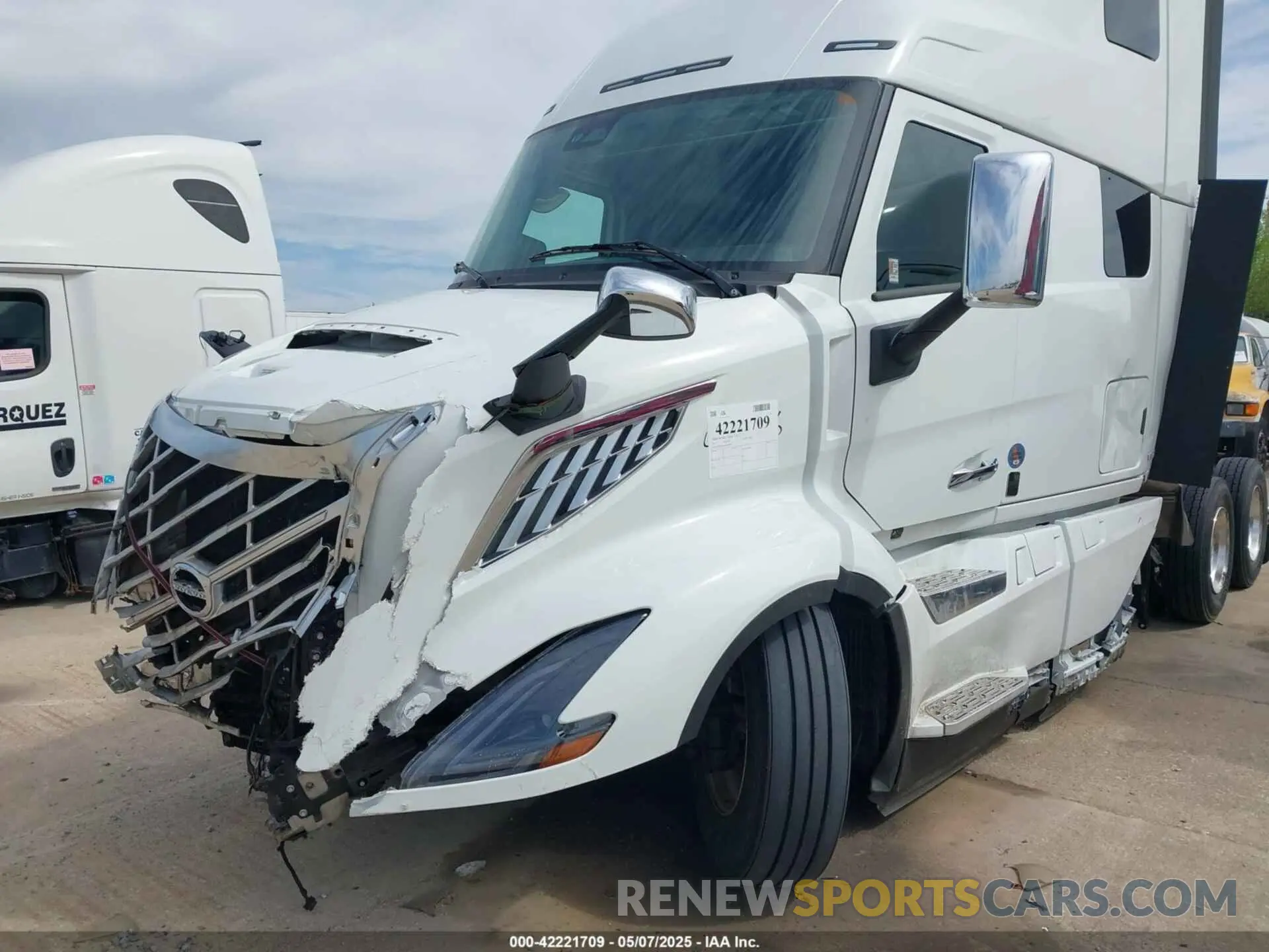 11 fotografías del automóvil dañado 4V4BC9EH3SN694891 VOLVO NEW VNL 2025