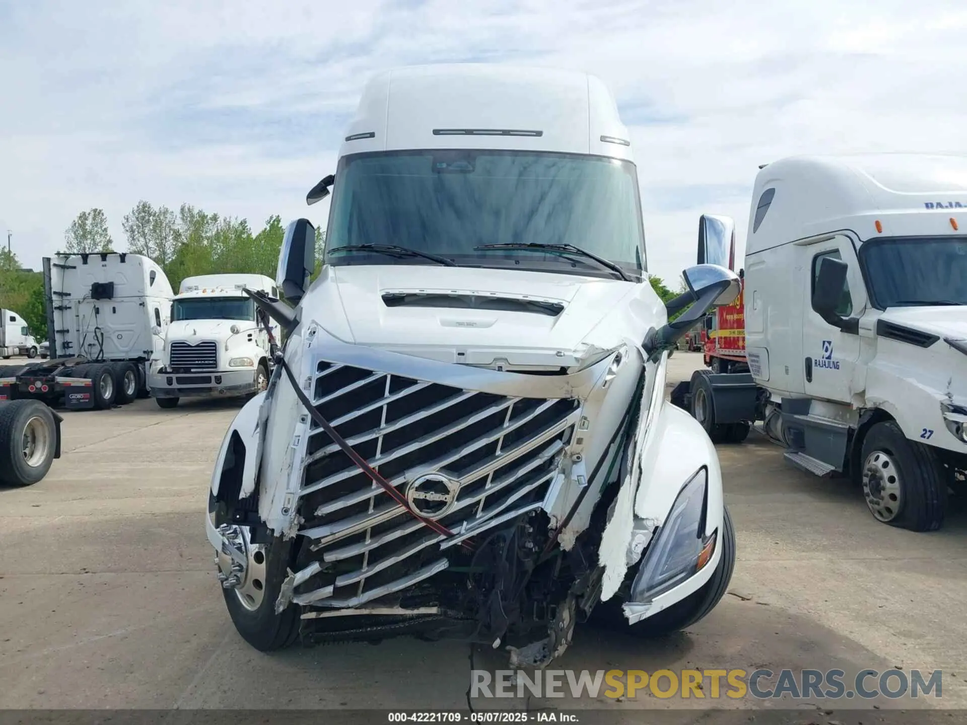 14 fotografías del automóvil dañado 4V4BC9EH3SN694891 VOLVO NEW VNL 2025