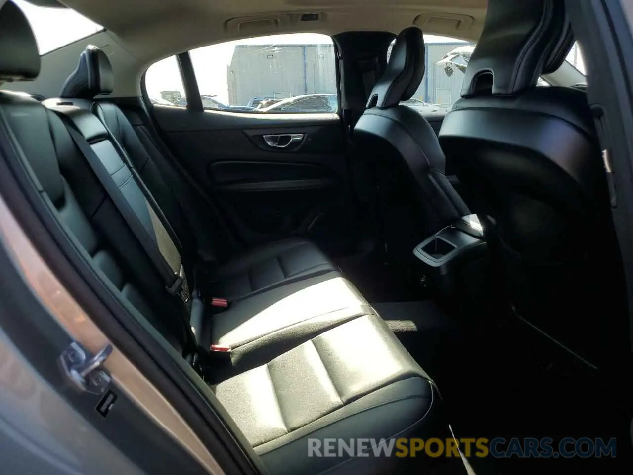 10 fotografías del automóvil dañado 7JR102FK1KG003929 VOLVO S60 2019