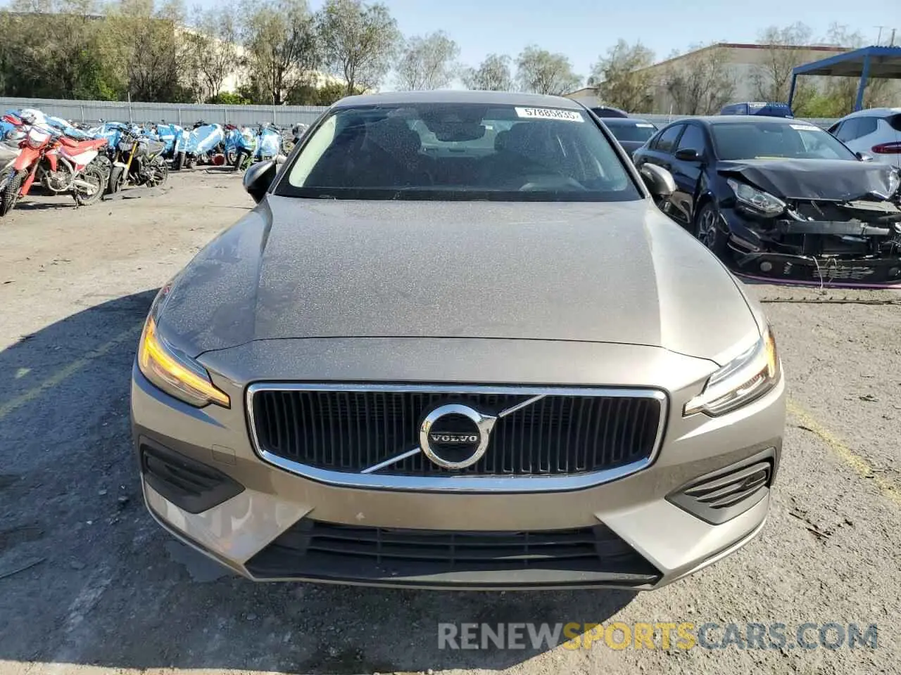 5 fotografías del automóvil dañado 7JR102FK1KG003929 VOLVO S60 2019